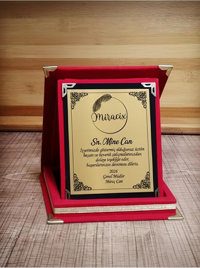 Miracix Kırmızı Kadife Plaket 9x12 cm – Kişiye Özel İsim, Resim ve Metin Baskılı Ödül Plaketi Tek Ebat