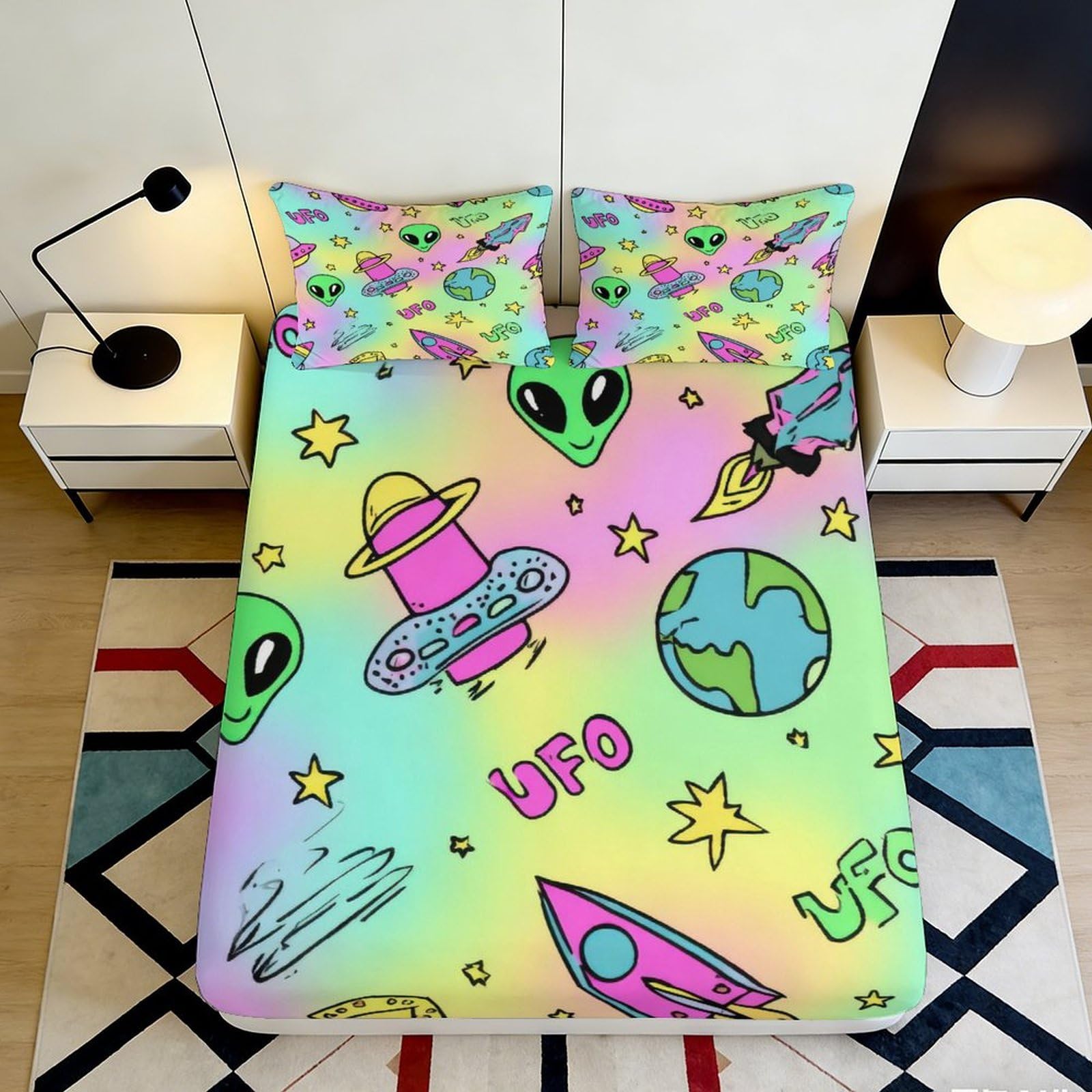3D Printed Alien Cartoon Fitted Sheet Microfiber Soft Pastel Space Rocket Mattress Cover for Bedroom Dorm Mattress Protection Decor 160x200x25cm