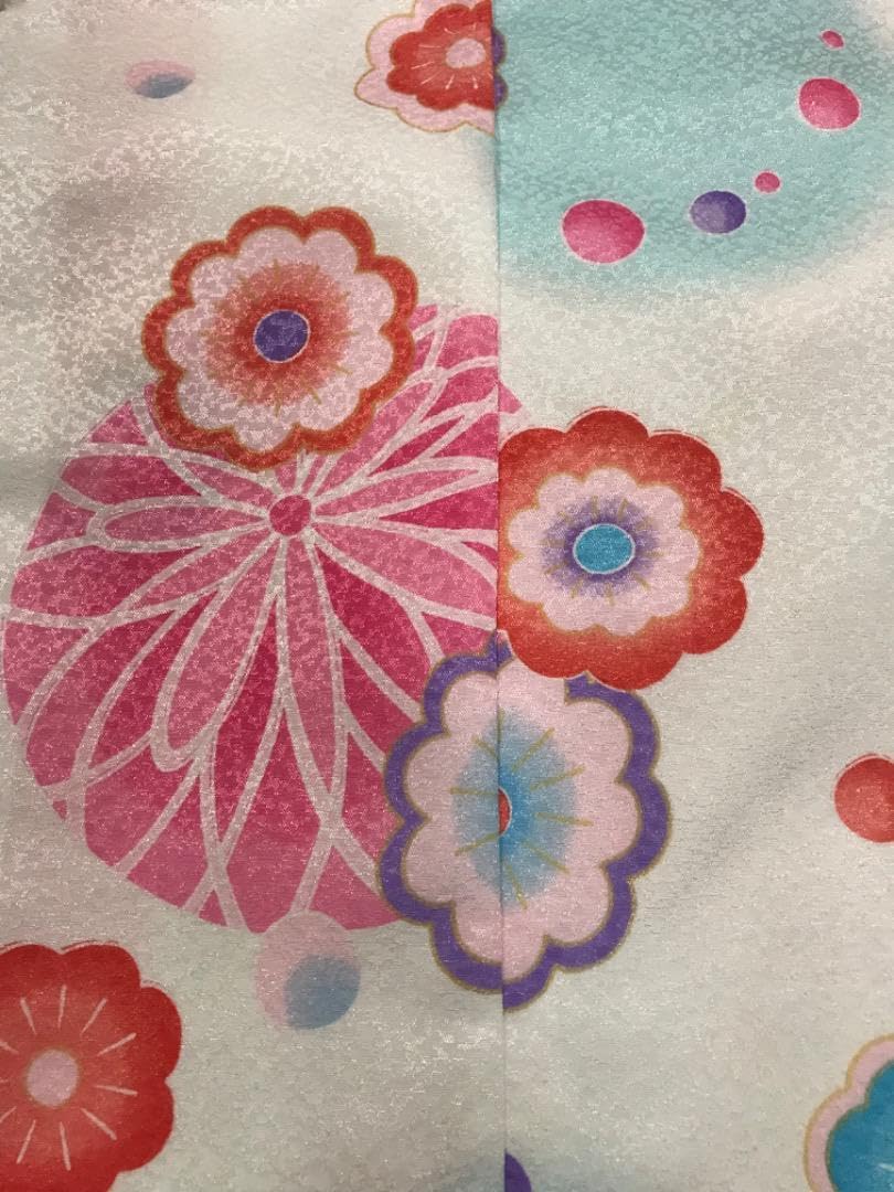 七五三 女の子着物 爽やか白と水色 クレージュ ピンク 梅 ダリア 日本