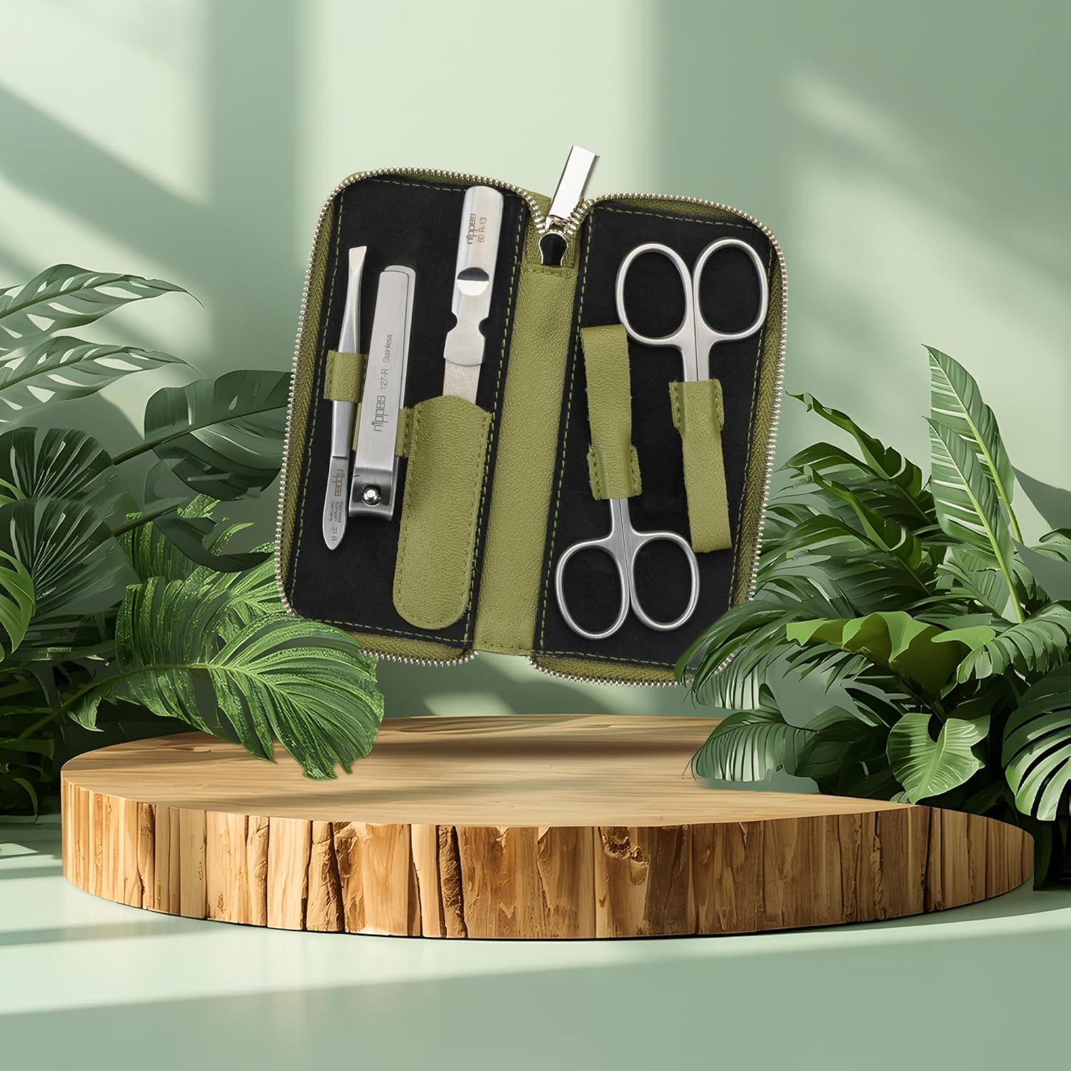 nippes Solingen Set manicure Verde, 5 pezzi, astuccio per unghie in pelle di eucalipto vegana, strumenti in acciaio inox, senza nichel e antiruggine, set per la cura delle unghie, prodotto in Solingen