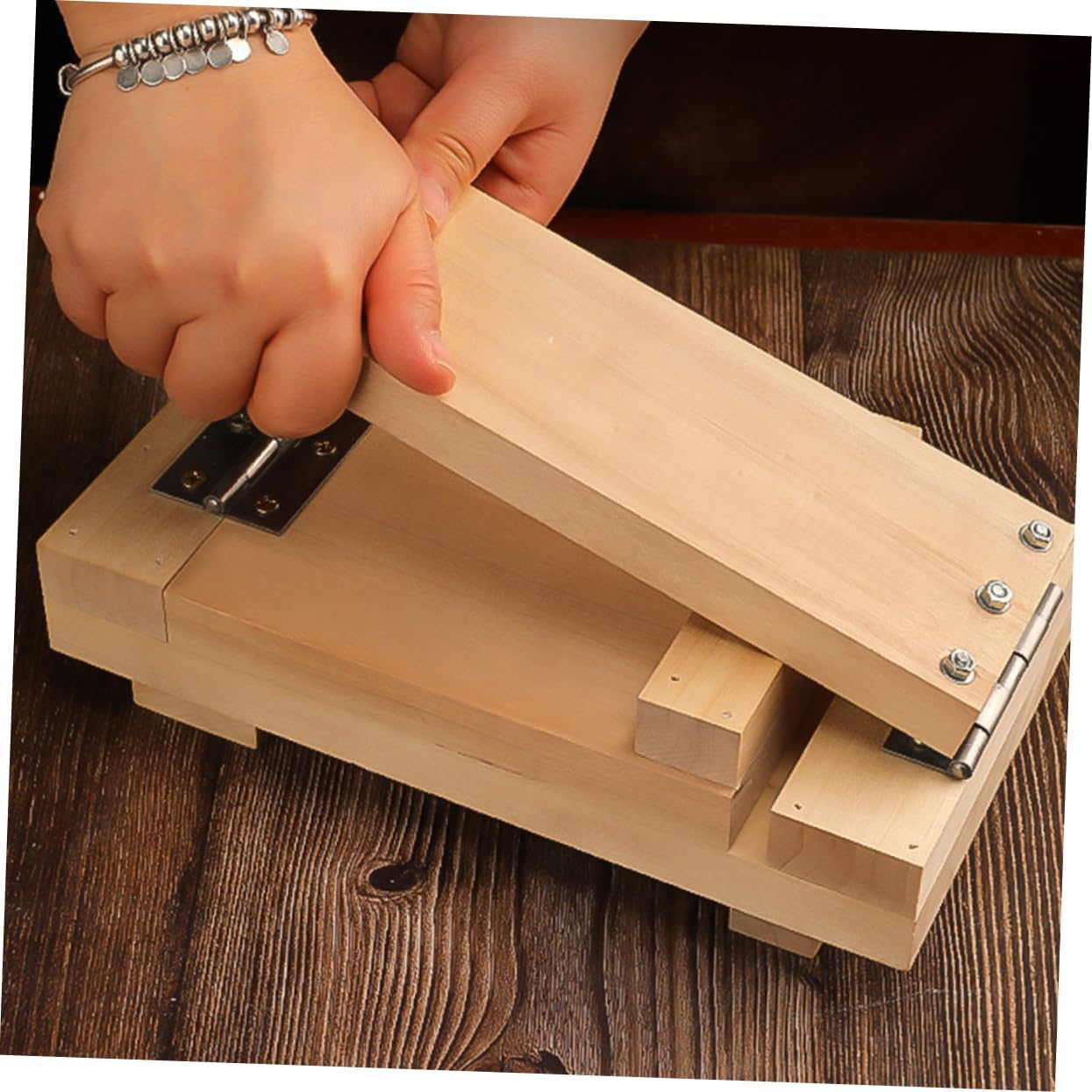 Simple Operation Dumpling Skin Maker Kitchen Pressing Tool Maker Mould for Biscuits and Wrappers