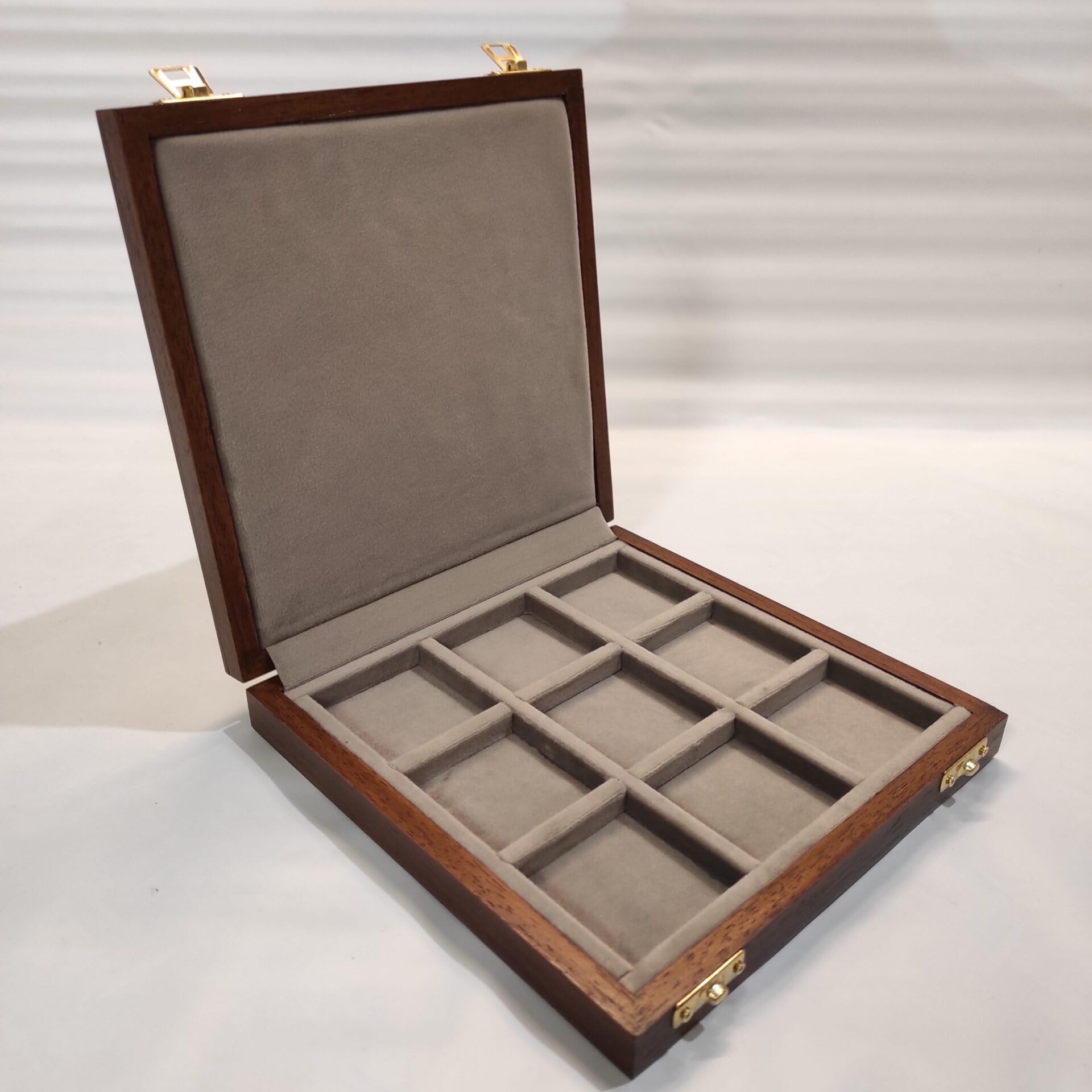 Caja para Monedas y medallas Papa Benedicto XVI, 9 Compartimentos, Madera Maciza Artesanal, Terciopelo Italiano, numerada con Certificado, coleccionistas