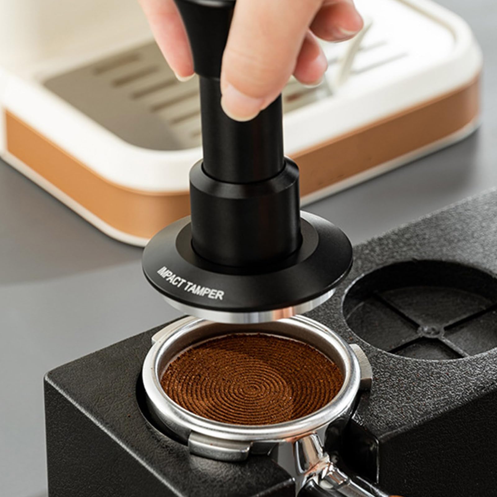 Pulverizador de prensa de café expreso de acero inoxidable de presión constante con mango cómodo martillo profesional