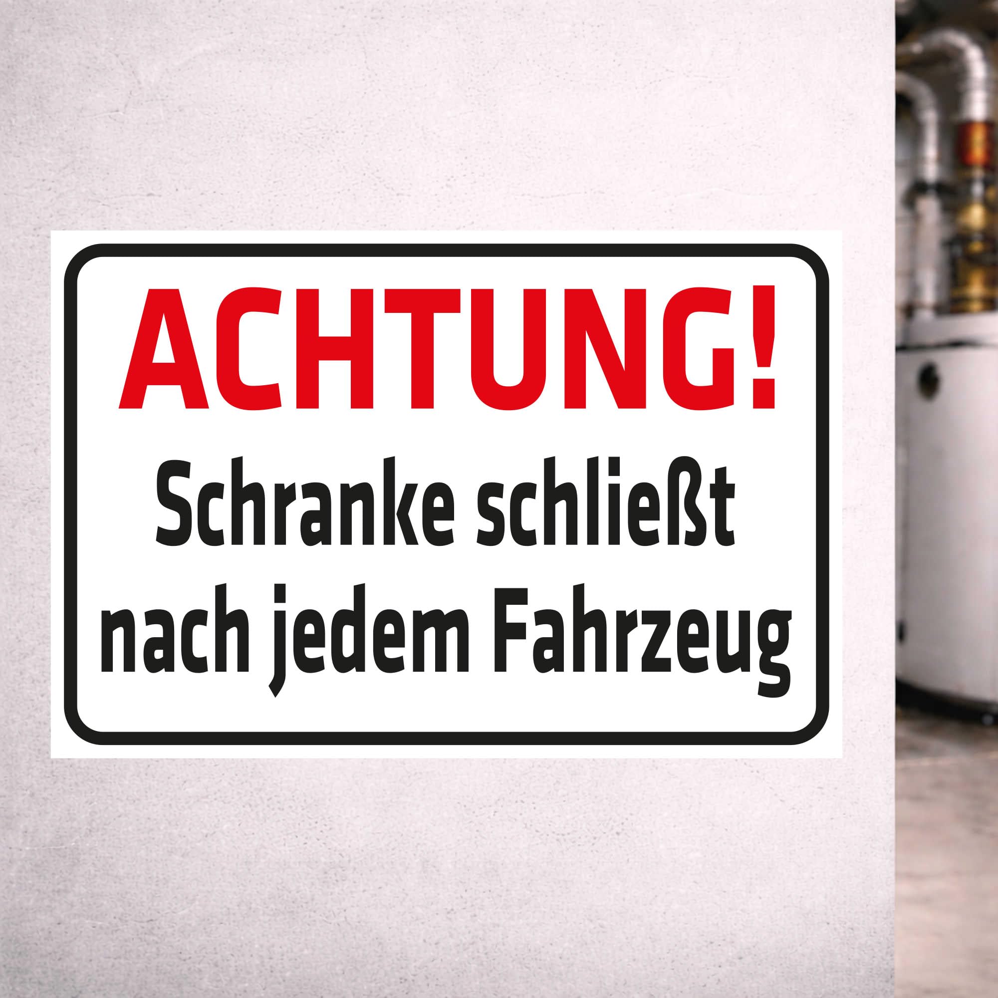 INDIGOS UG - Aluverbundplatte Schilder 3mm - Sicherheit - Achtung! Schranke schließt nach jedem Fahrzeug - 600x400 mm - Hotel, Firma, Schutz, KITA, Arzt, Praxis, Wohnung