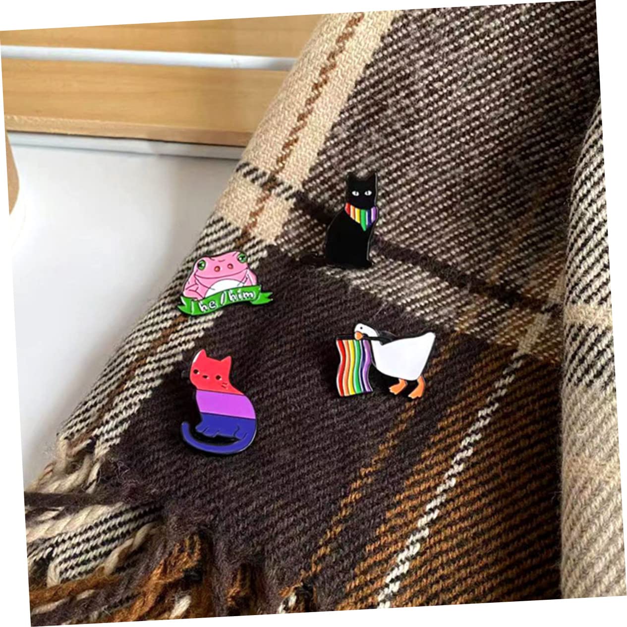 BESTYASH Kleine Tierbrosche Groß Kleidung Karikatur Sweater Pin Schal Brosche Pin-ästhetik Kleidernadel Tierbrosche Für Frauen Rucksäcke Dekorative Anstecknadeln Legierung