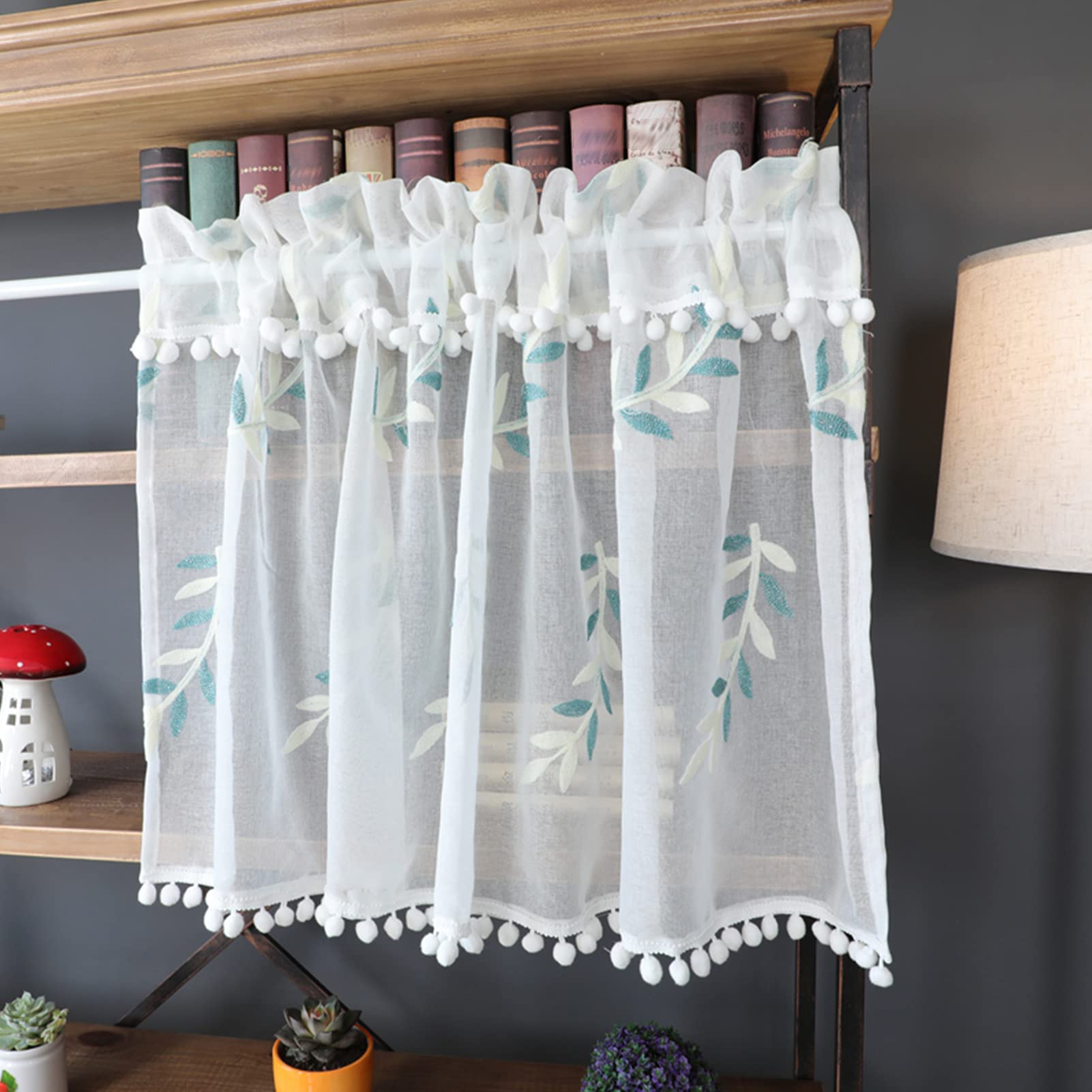 Rideaux de café de style campagnard LUNEZY pour une cuisine esprit bistro chaleureux