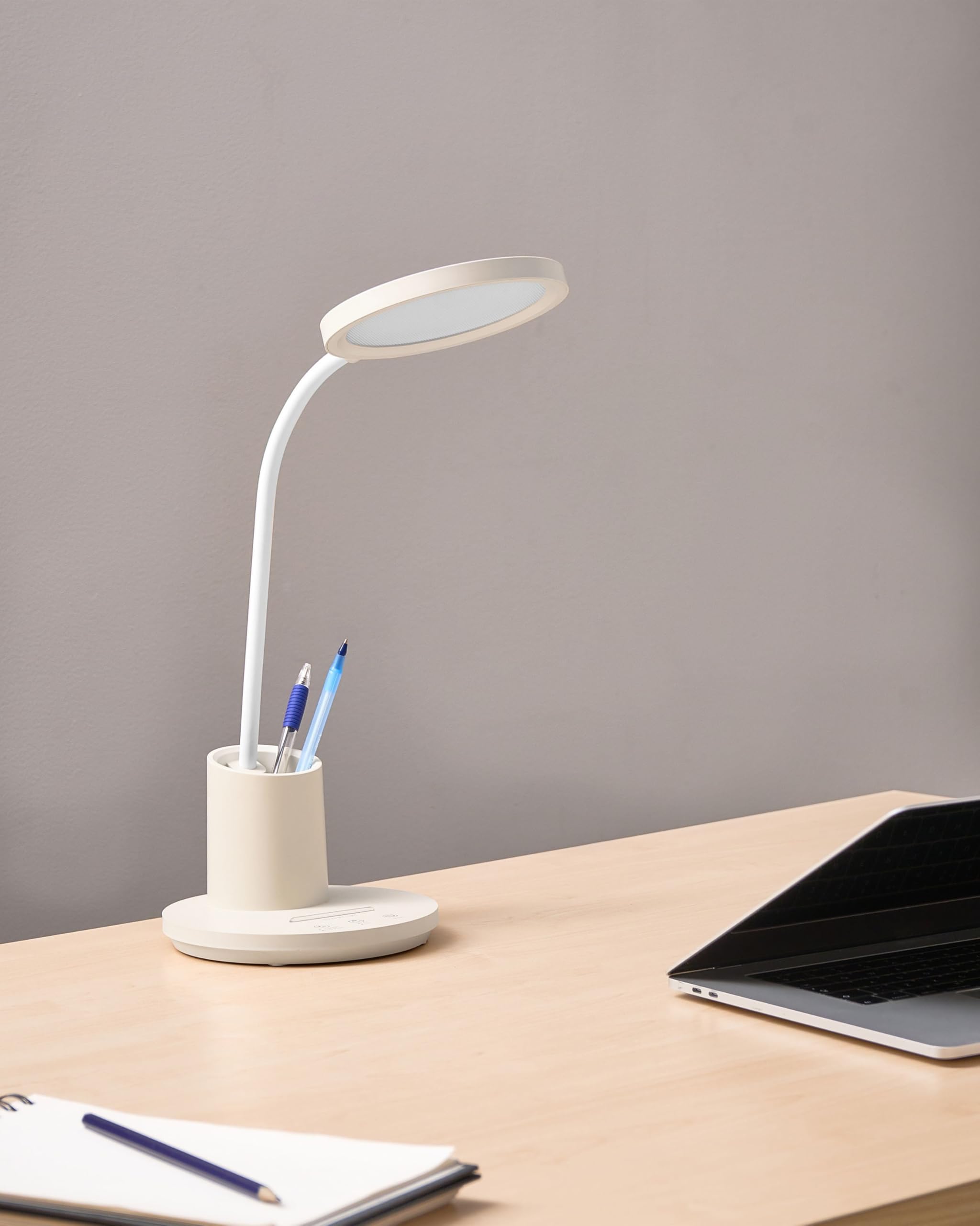 Beliani Schreibtischlampe LED hellbeige verstellbar dimmbar modern für Homeoffice Vela