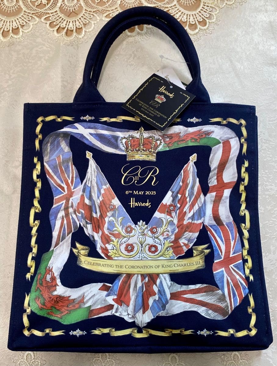 Harrods キングチャールズ3世戴冠式トートバッグ Amazon.co.jp: Harrods King Charles Coronation Celebration