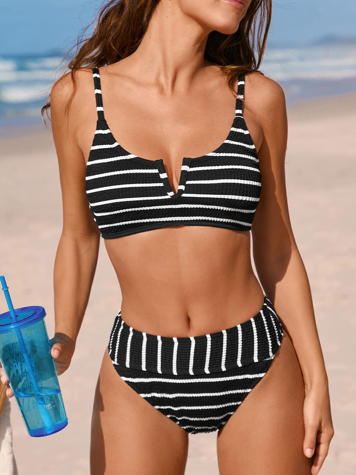 CUPSHE Bikini da donna Set Due Pezzi Costume Da Bagno Girocollo V Wire Vita Alta Blocchi Di Colore Cinghie Regolabili Texture