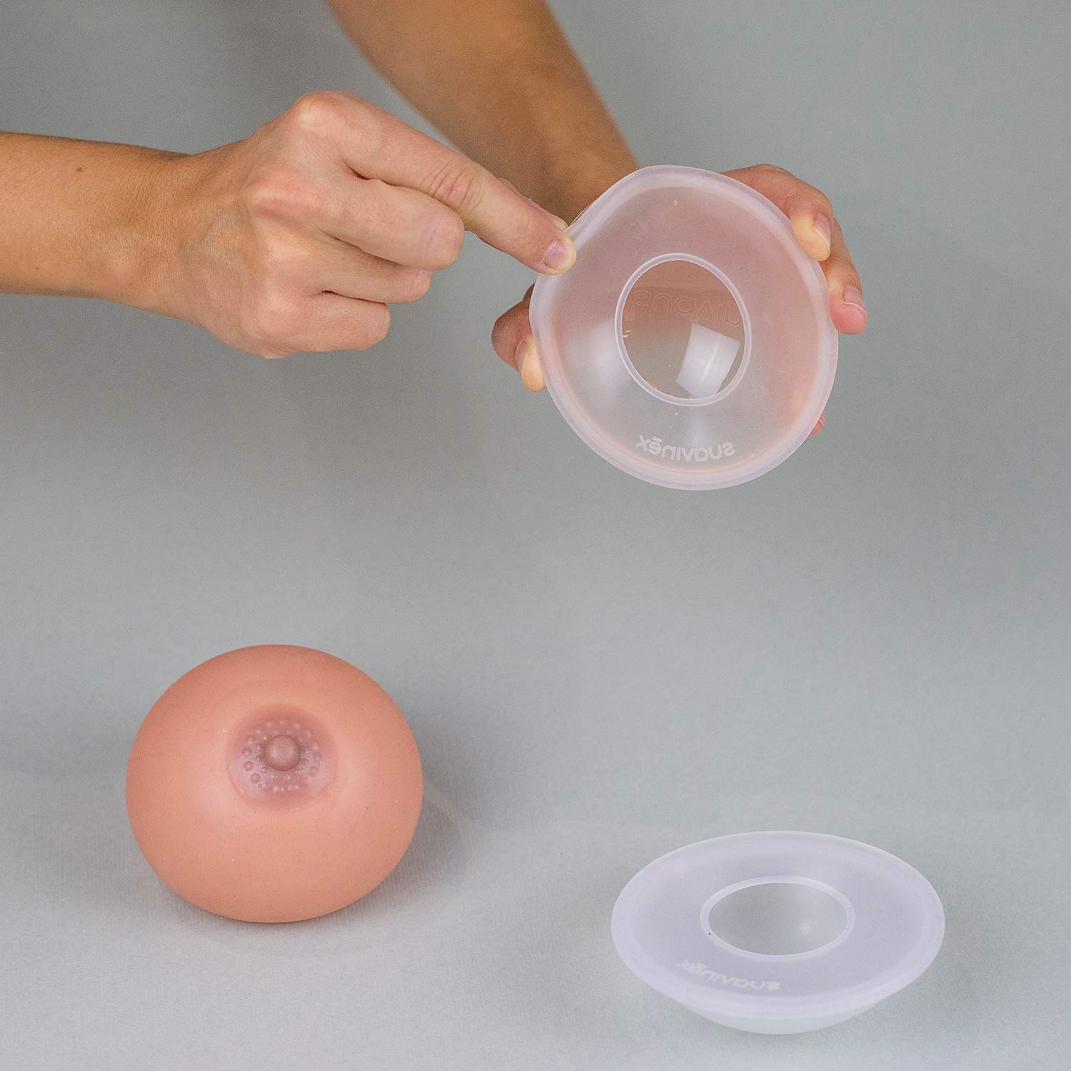 Suavinex, Set 2 Coupelles Recueil Lait Maternel (Recueillent les Pertes de Lait) + 2 Coupelles Protectrices (Protégent les Mamelons). Coquilles Allaitement en Silicone, Protègent les Mamelons Irrités