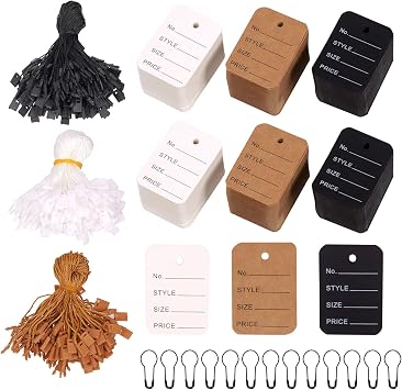 Keadic 1700Pcs علامة سعر الملابس المطبوعة مسبقًا وسلسلة علامات تعليق مع مجموعة دبابيس أمان من المعدن الأسود ، وعلامة قسيمة مثقبة وعلامات ربط حلقة النايلون للملابس متجر البيع بالتجزئة   