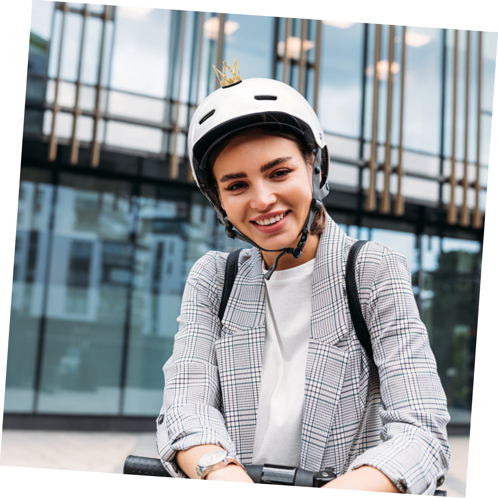 iplusmile 2stücke Krone Helm Dekoration Für Skihelme Glitzernde Strass-Krone Für Und Fahrradhelme Vielseitiges Zubehör Für Outdoor-aktivitäten Und Partys Für Besondere Anlässe Auto & Motorrad