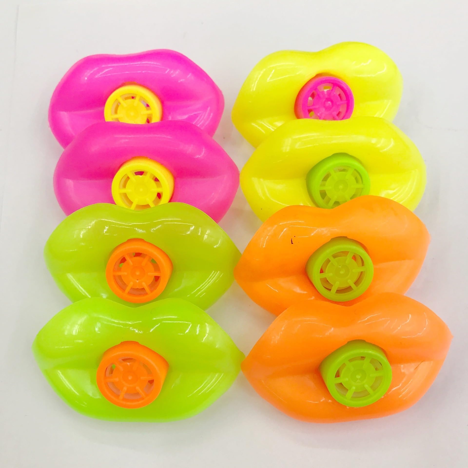 10PCS Random Color Plastic Lip Shaped Whistles Blowing Lip Whistles Loud Crisp Sound Whistle Noisemakers for Party Favors Noisemakers