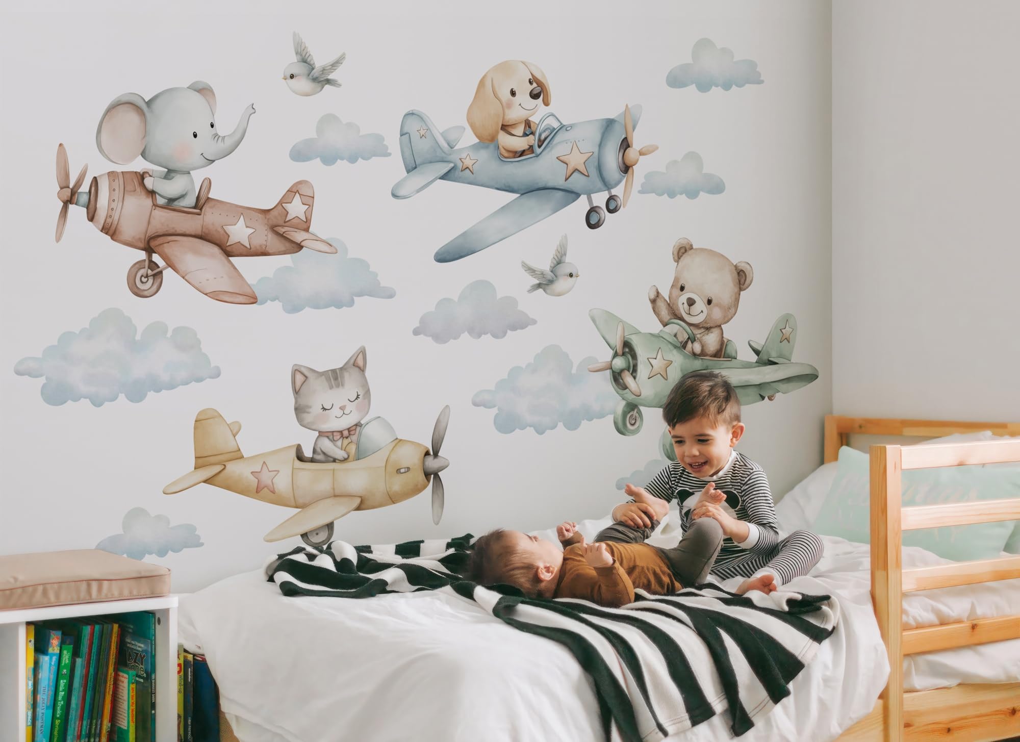 Sticker mural motif avions, montgolfières I étoiles nuages animaux images d'enfants garçon fille autocollant Osomhome (animaux en avion, XL)
