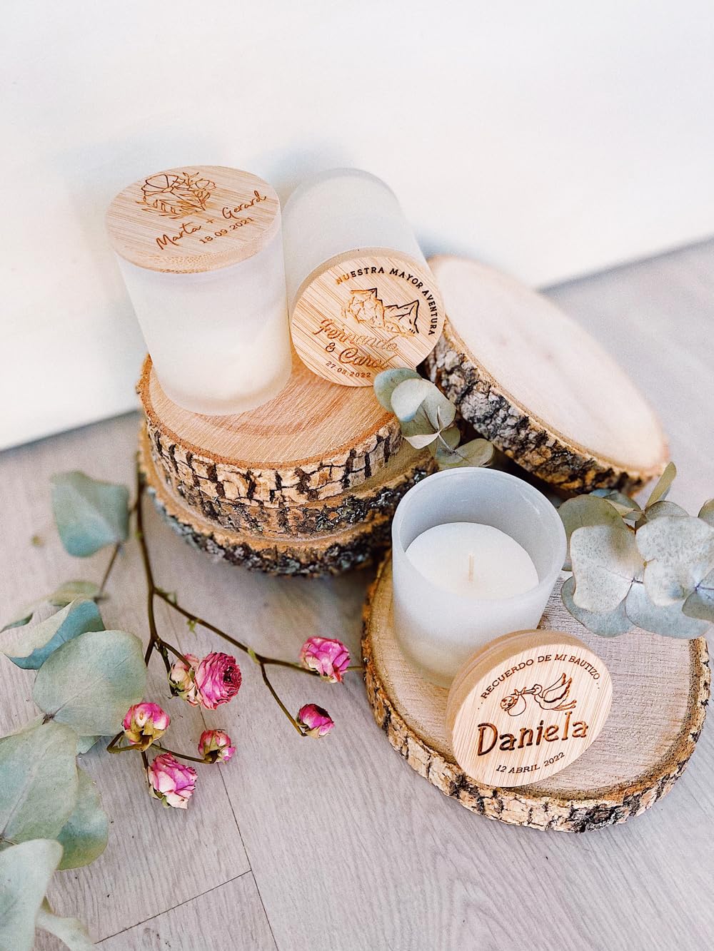 MONAMI - Pack 10 Velas personalizadas en cristal y tapa de bambú. Detalle ideal para boda, bautizo o comunión. Vela aromática de vainilla. Varios modelos a elegir.
