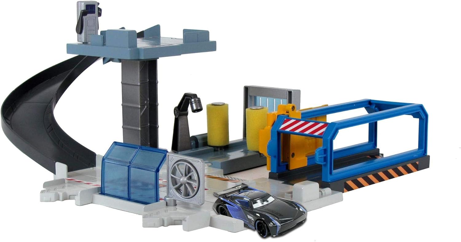 Disney Cars Toys Rust-Eze Tune-Up Center Toy Garage with Movie Themed Play Areas, Includes Jackson Storm Car, Transforming Feature, Elevator, Kids Birthday Race Gift Ages 4 and Older