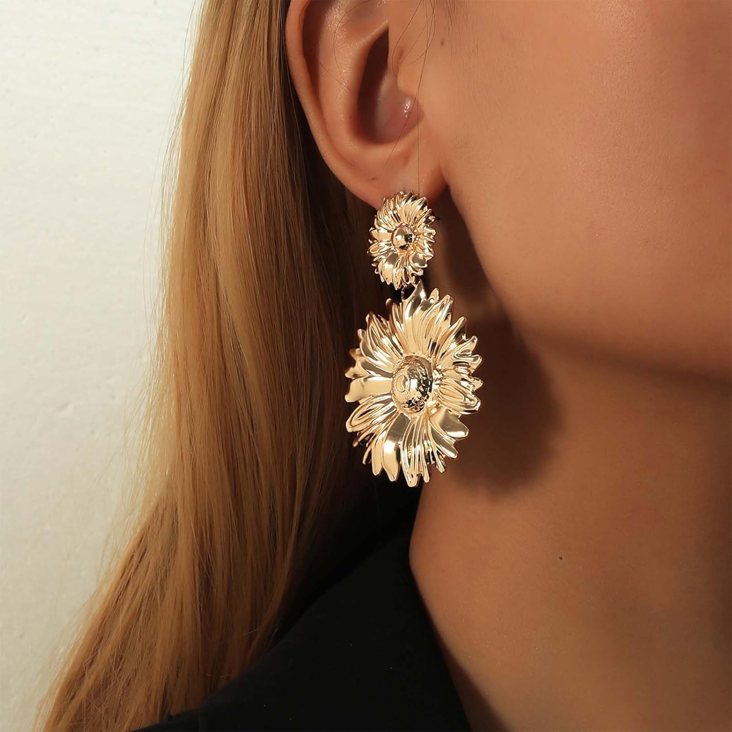 Vintage Sunflower Dangle Earrings Gold Daisy Flower Stud Earrings Metal Floral Drop Earrings Daisy Flower Earrings Exaggerated Floral Earrings Jewelry for Women - Image 5