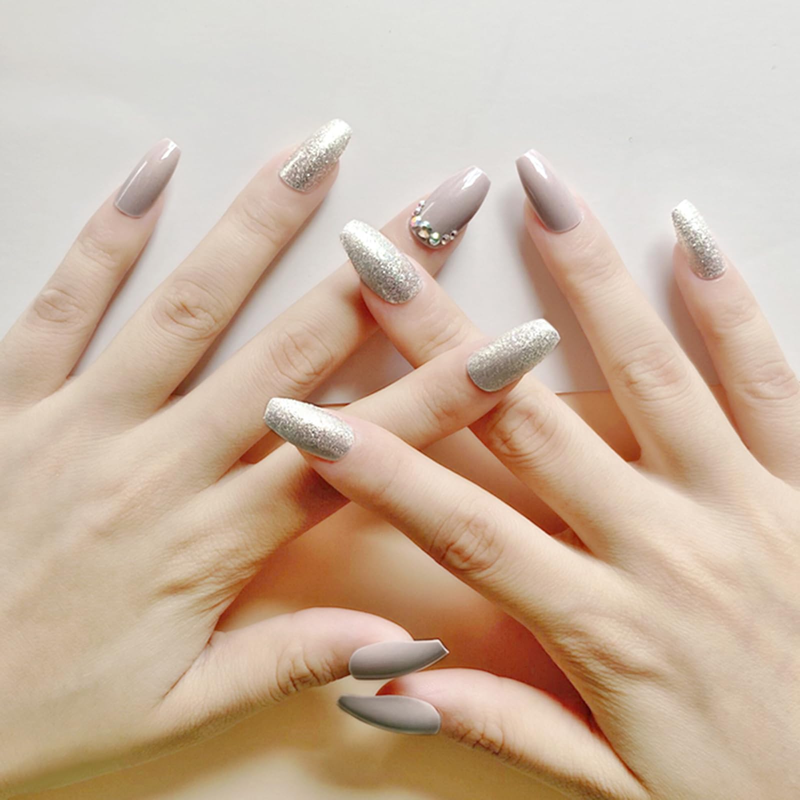 Amazon | ネイルチップ 24枚入 [不器用さんもできる] ファッション 3D