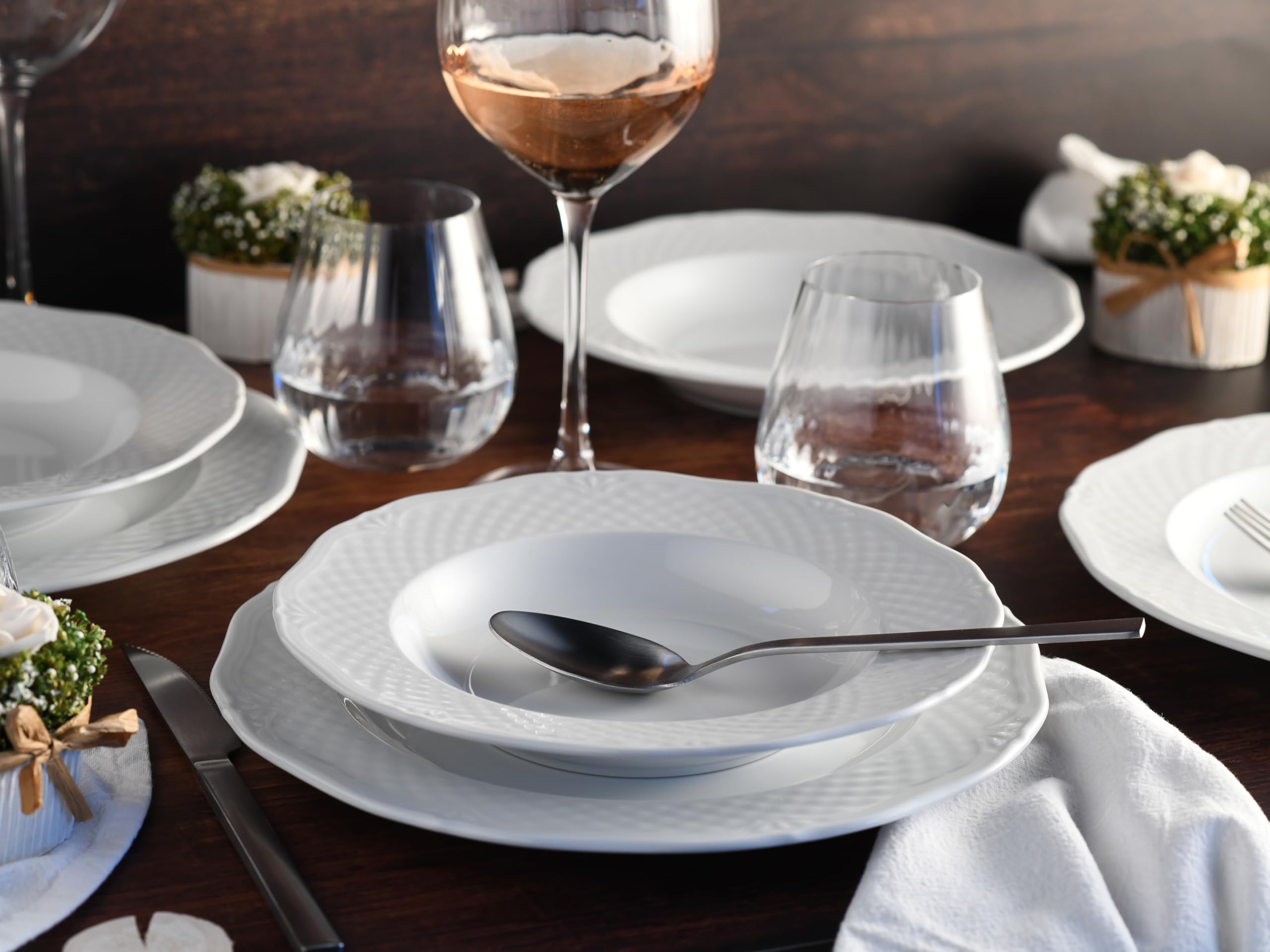 CreaTable, 24590, seria Arianne, 12-częściowy zestaw naczyń dla 6 osób, zastawa stołowa z porcelany, nadaje się do mycia w zmywarce i używania w kuchence mikrofalowej, Made in Europe