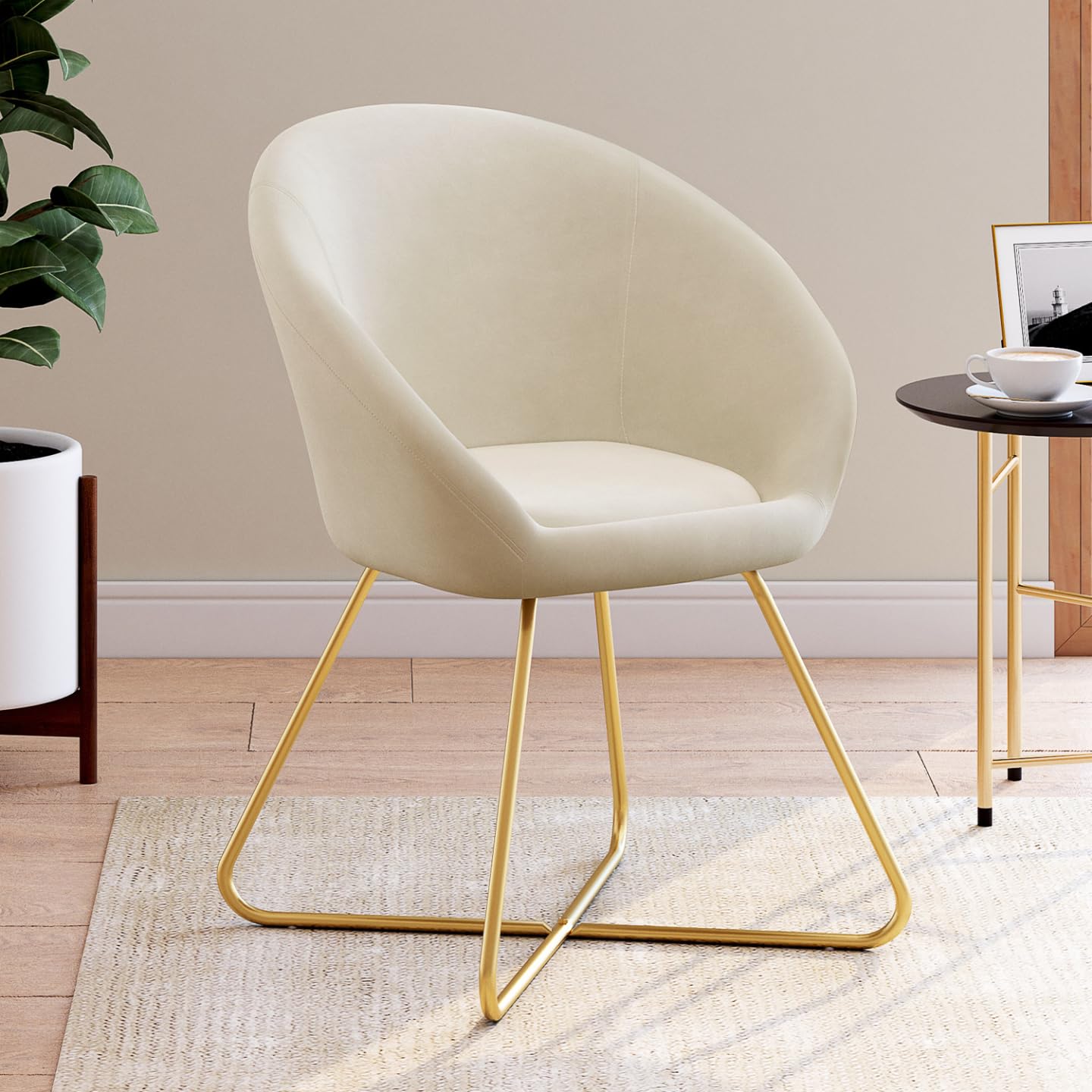 IDMarket - Silla redonda ANGELINA de terciopelo beige con patas entrelazadas doradas