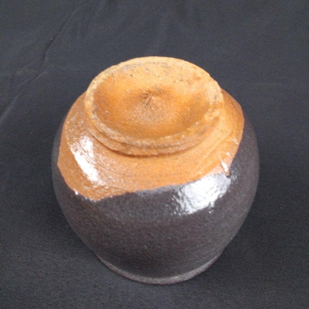 唐津焼　西岡良弘　氏作　黒唐津湯呑み茶碗　湯呑み茶碗 Amazon.co.jp: 唐津焼 西岡良弘 氏作 黒唐津湯呑み茶碗 湯呑み