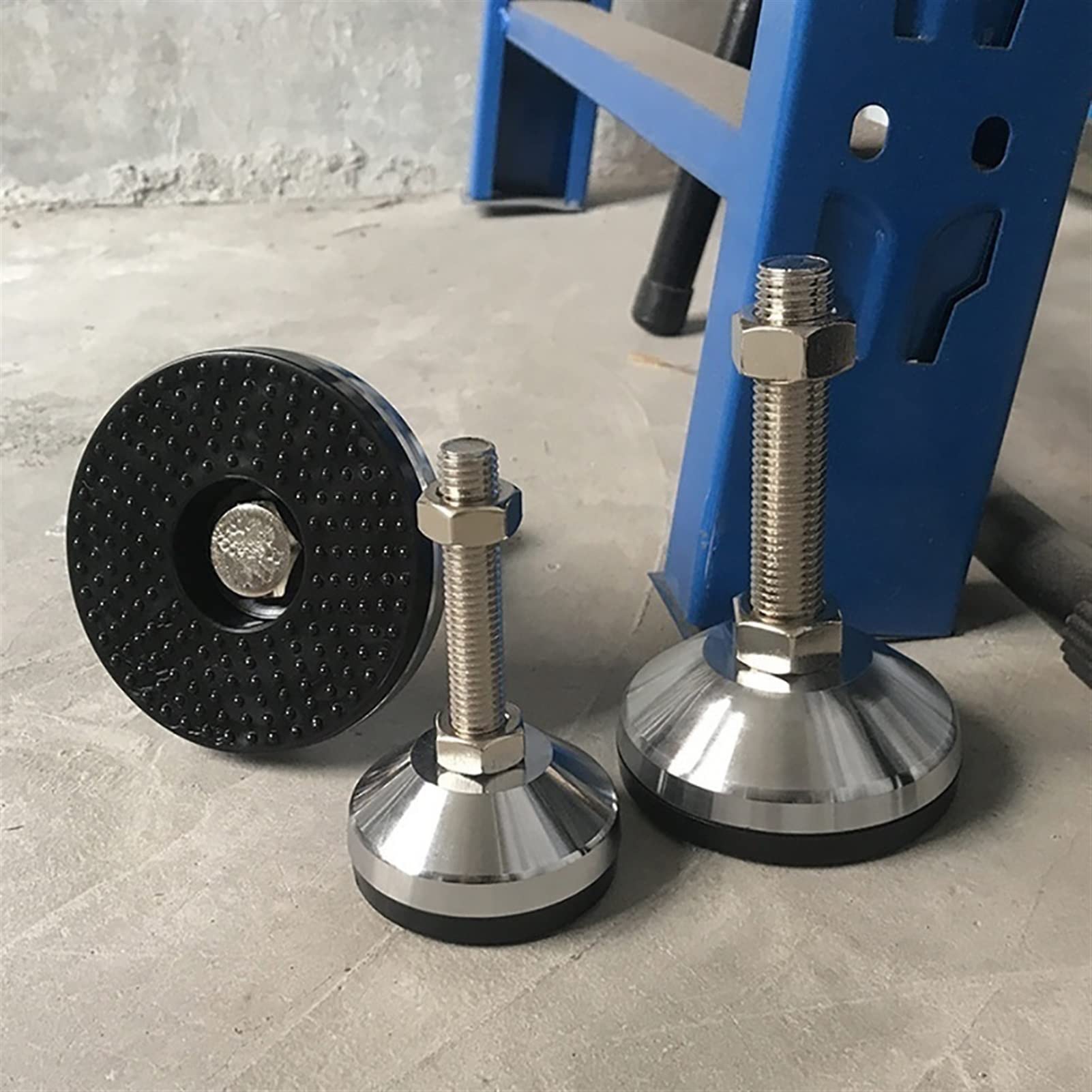 4 patas niveladoras ajustables for muebles. | Patas roscadas de acero al carbono de alta resistencia con parte inferior acolchada de goma, rosca M16