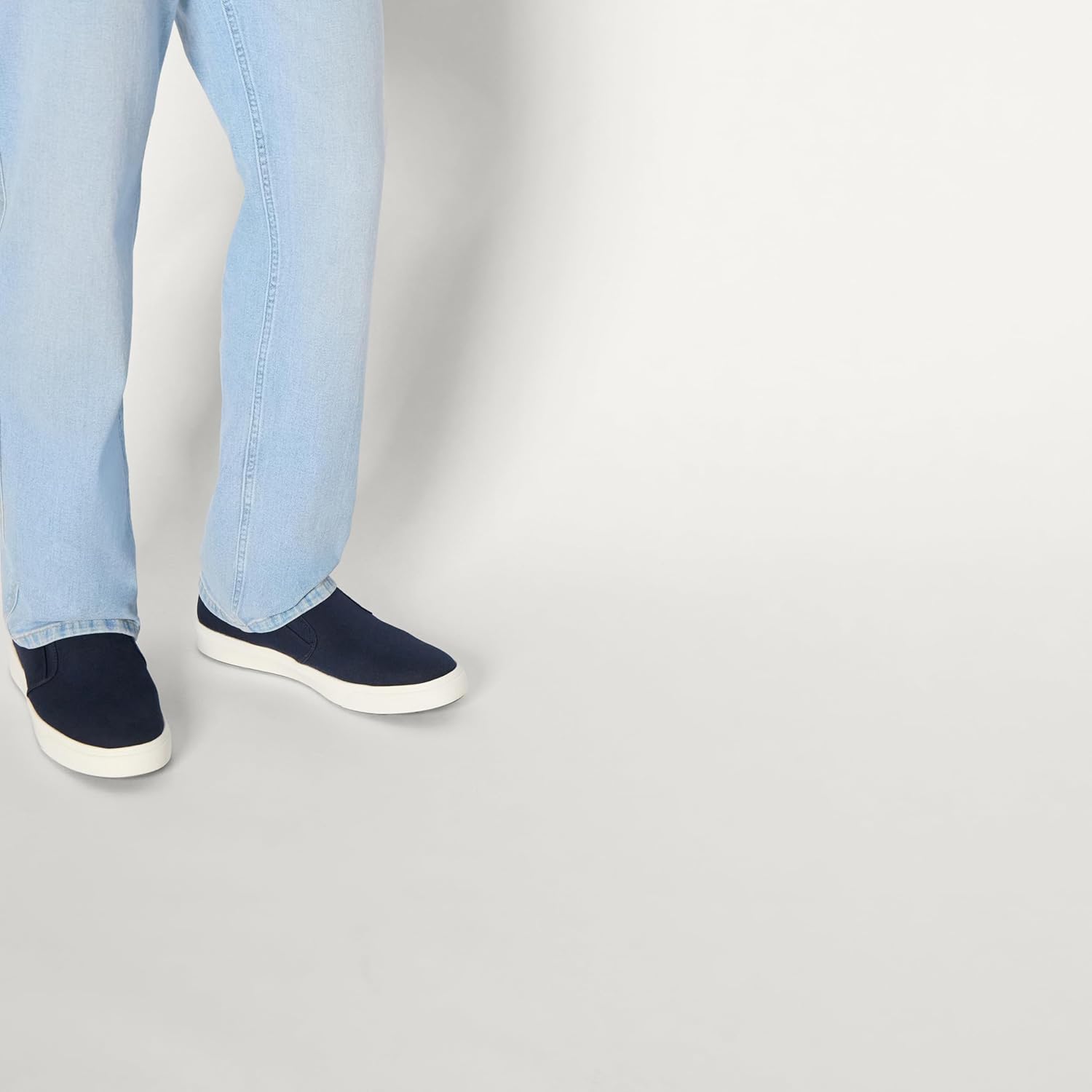 Amazon Essentials Men's Slip-on Sneakers