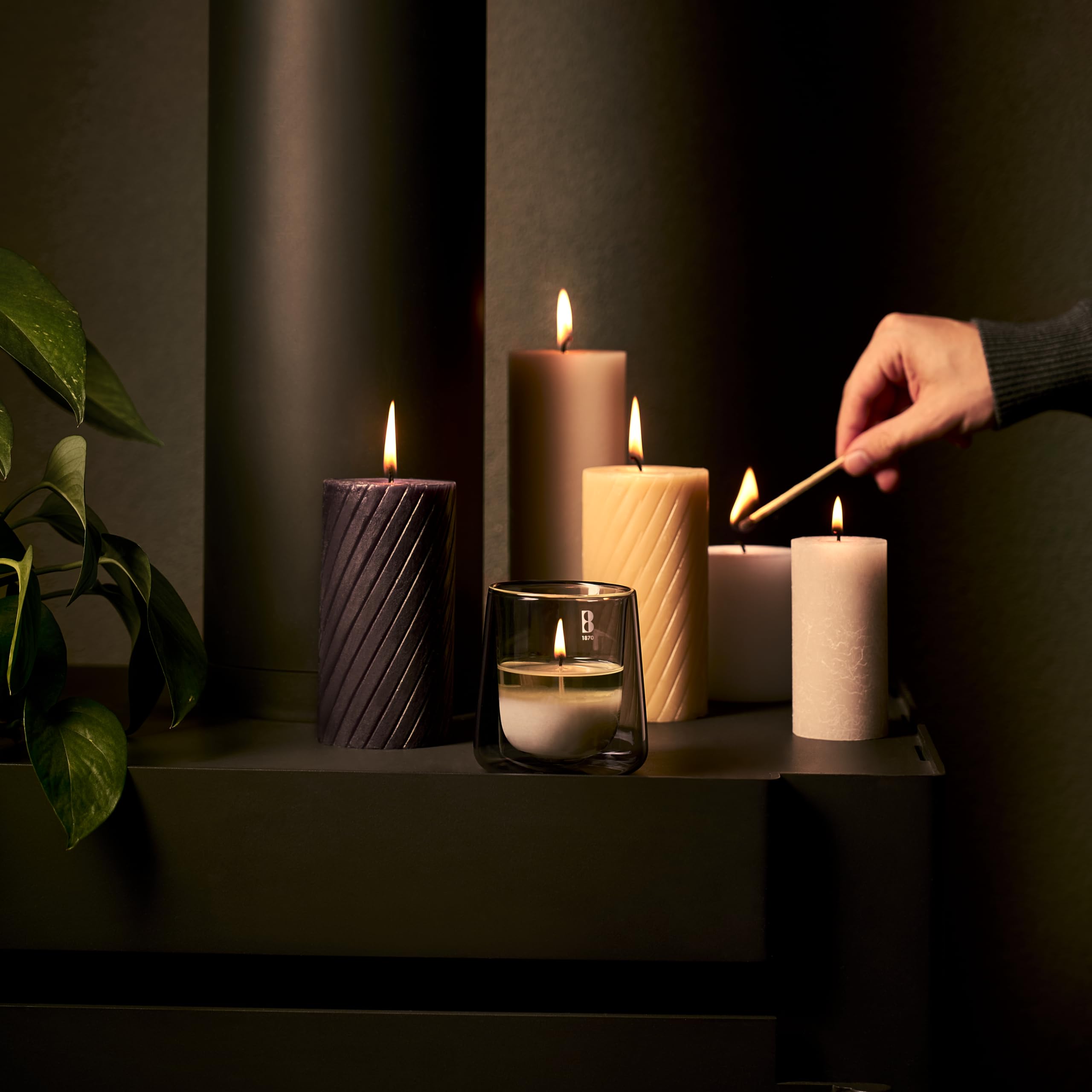 Bolsius - CleanLight Zestaw Startowy – Wkładana Świeca Zapachowa – Uchwyt i 9 Wkładów – Różne Zapachy – Szary – Czas Palenia 20 Godzin – Zawiera Naturalny Wosk Roślinny – Zrównoważona Koncepcja