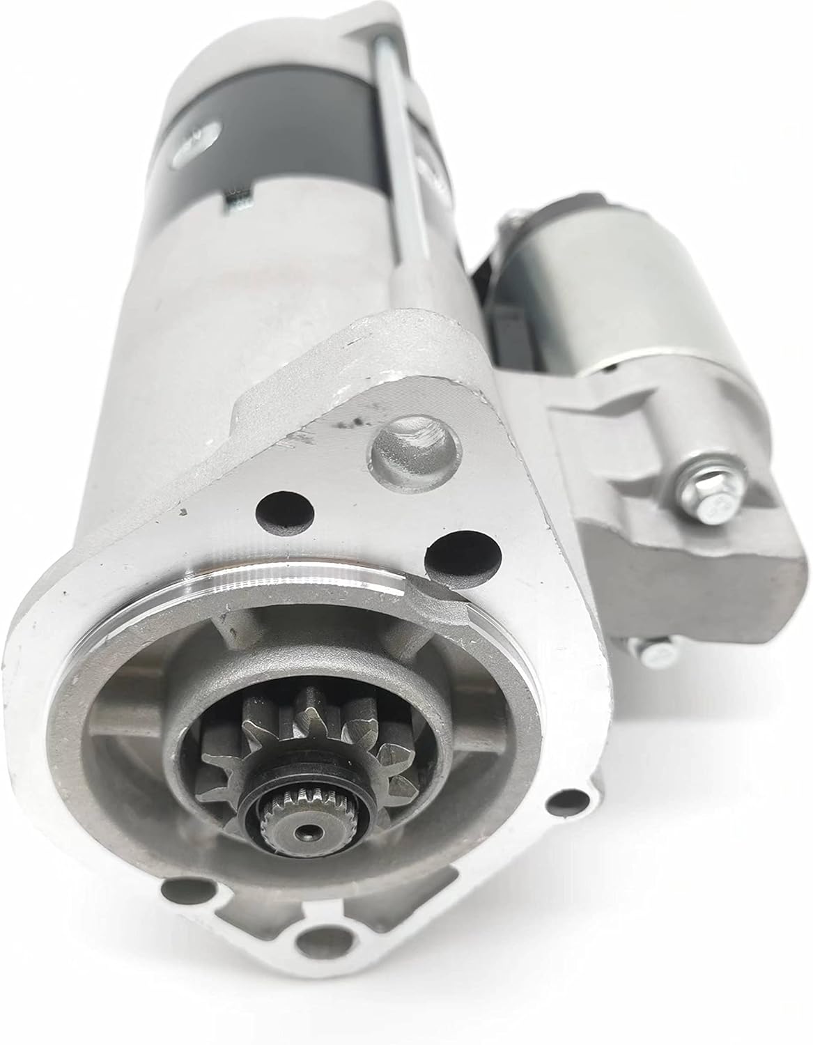 bersudut view of the starter motor showing the drive gear