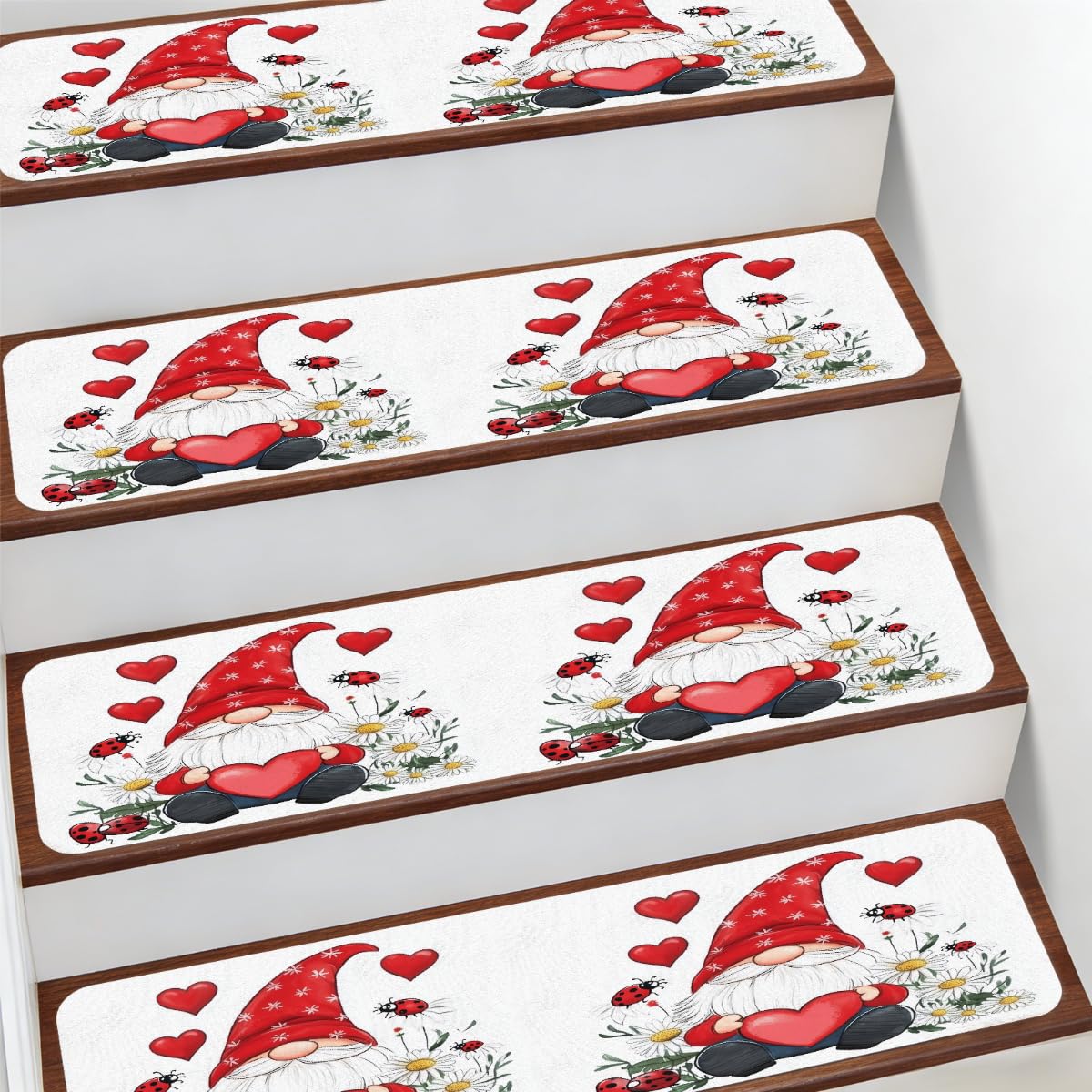 Alfombra para escaleras interiores de gnomos para decorar tu hogar en San Valentín