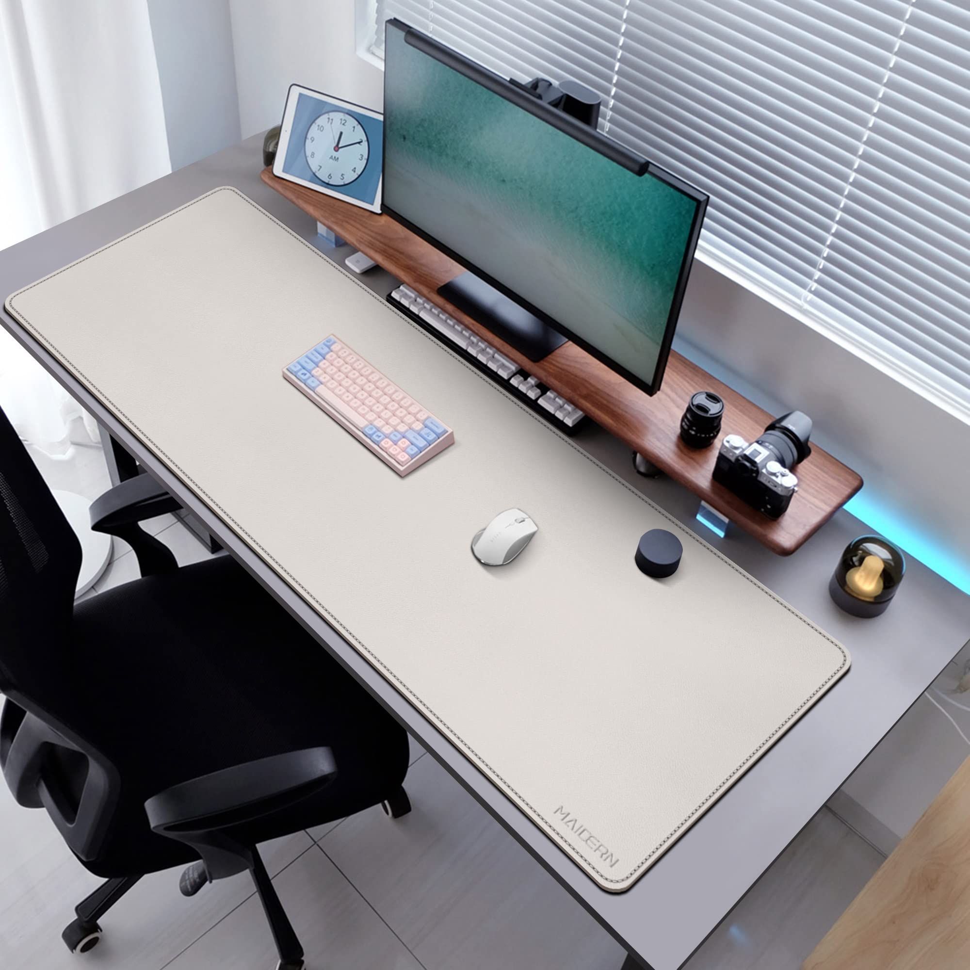 MAIDERN Alfombrilla de escritorio de corcho y piel de,140x60cm alfombrilla ratón, XXL alfombrilla de escritorio de doble cara, protector mesa escritorio para juegos en casa y oficina (Crema)