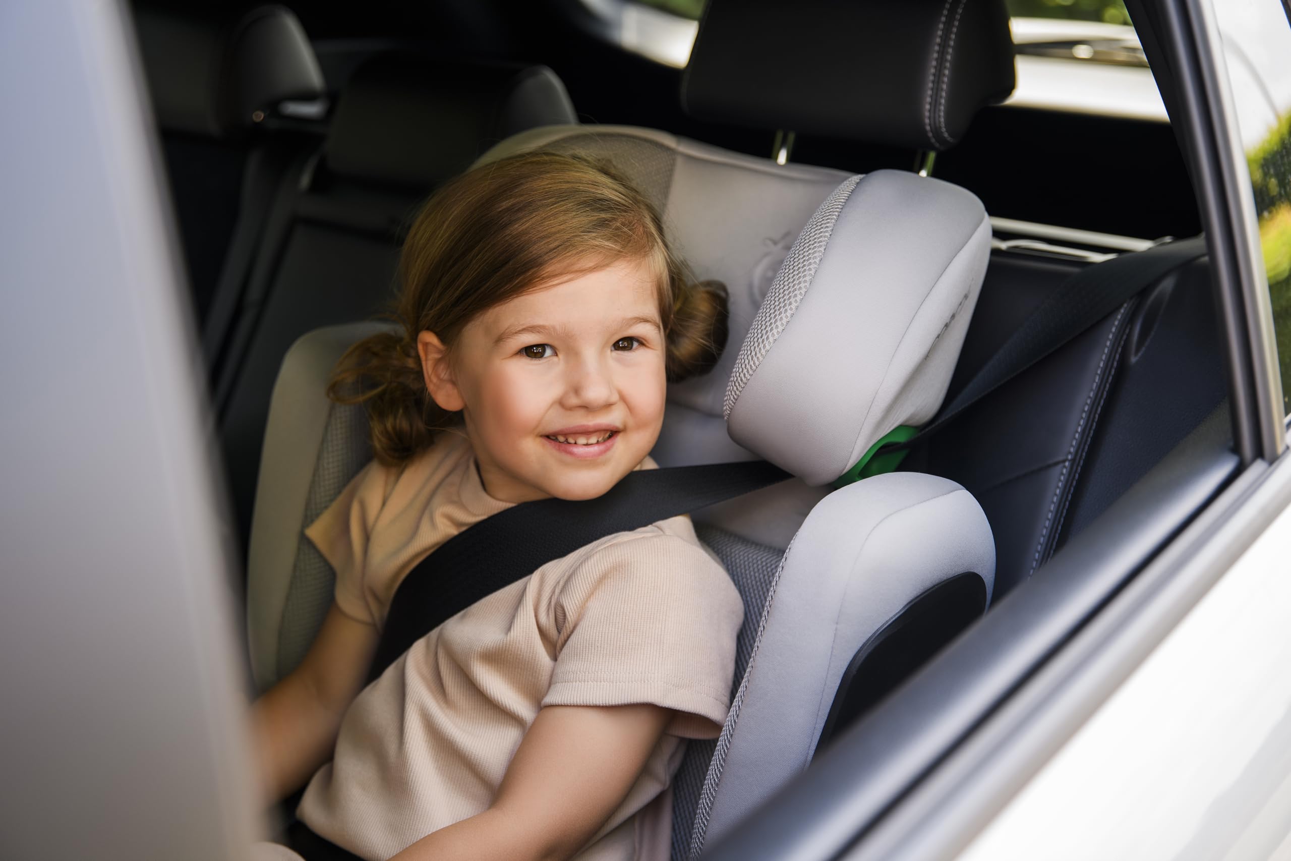 Siège auto MoMi MEI pour enfants de 3 à 12 ans (groupe 2/3, poids corporel de 15 à 36 kg, taille 100-150 cm), siège enfant - installation face à la route, fixation avec ISOFIX