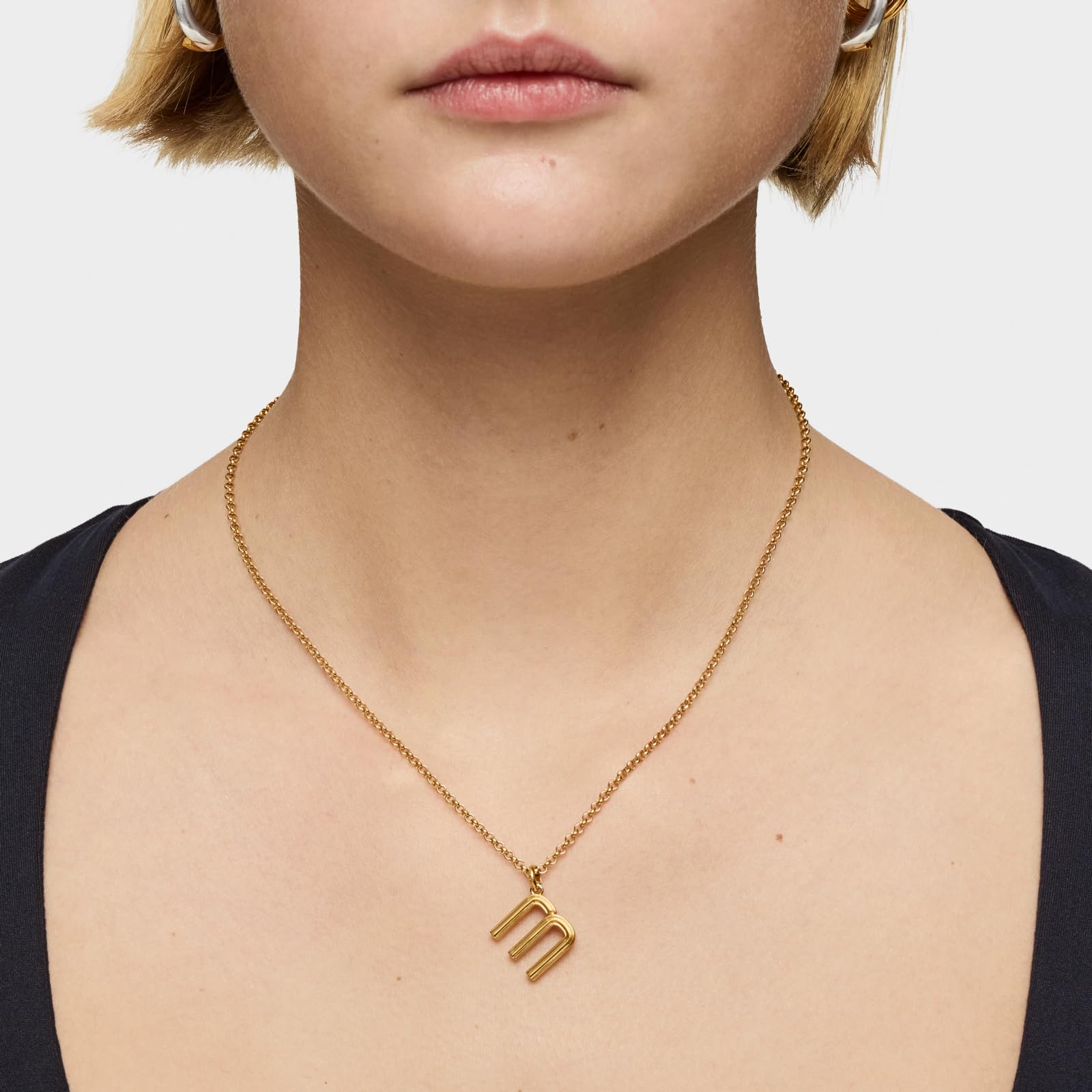 TOUS Colgante para Mujer Mediano Letra M con Baño de Oro 18 Kt sobre Plata de Primera Ley, Colección Alphabet