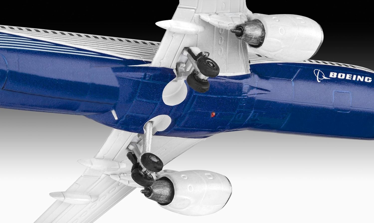 Close-up of the Boeing 737-800 model's landing gear