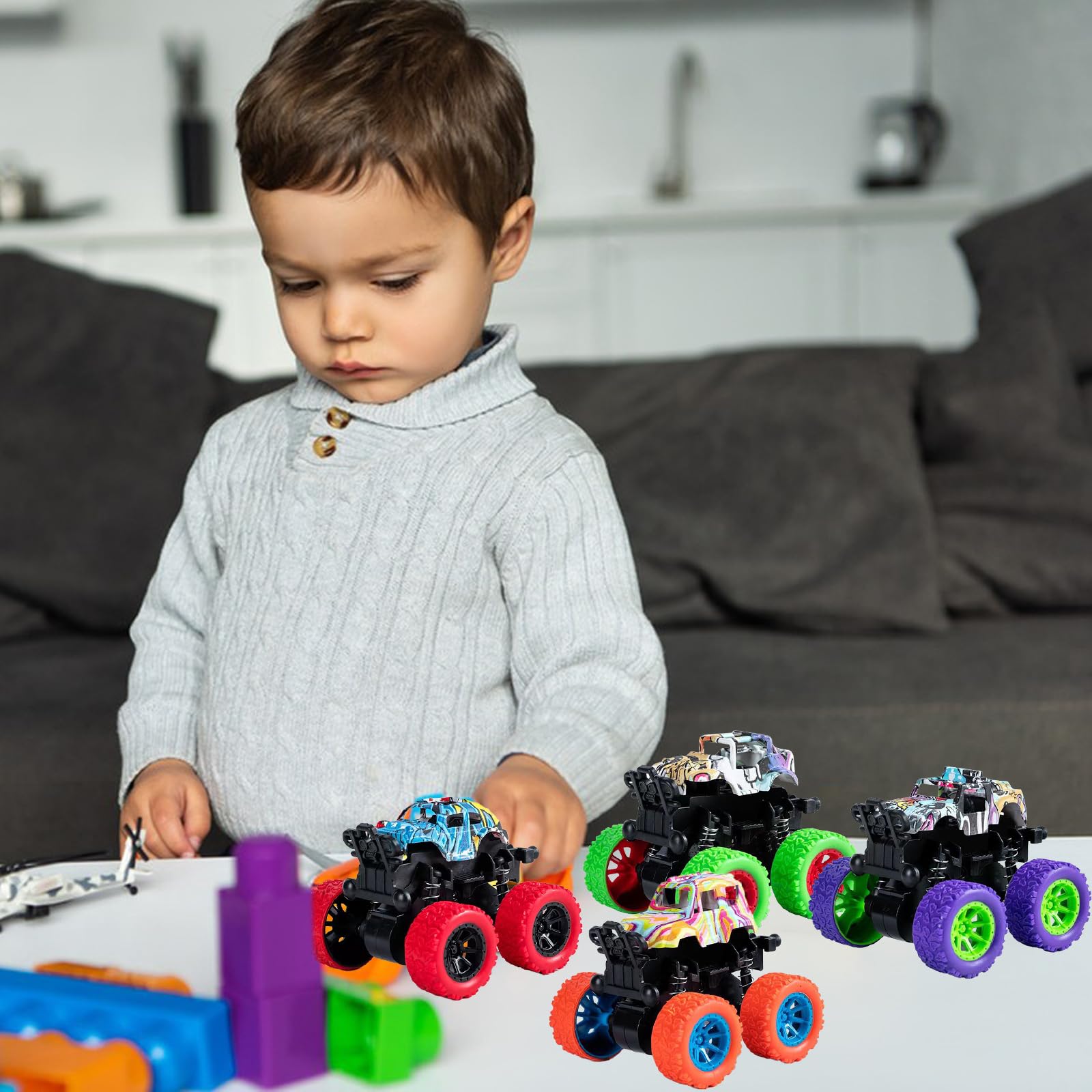 4pcs Camion Fuoristrada Giocattolo Monster Truck Inertia Fuoristrada con 360 Gradi Rotanti Fuoristrada Camion Giocattolo Macchine Set Macchinine per Bambini 3+ Anni
