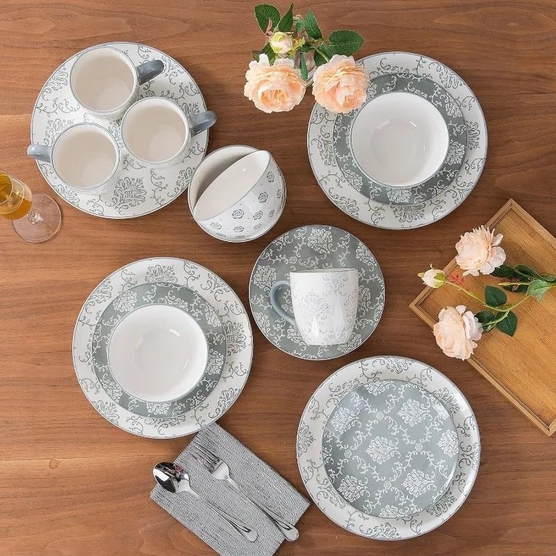 Ensemble de vaisselle en céramique artisanale au design épuré
