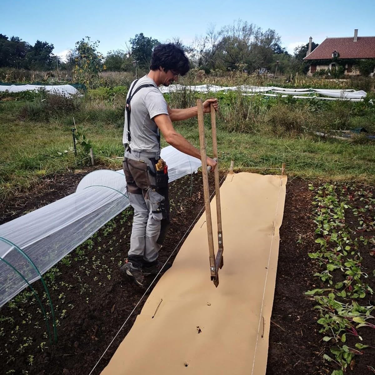 Tela per pacciamatura agricola, 0,4 x 100 m, autobiodegradabile 2 in 1, fertilizzante e anti erbe, 100% cellulosa
