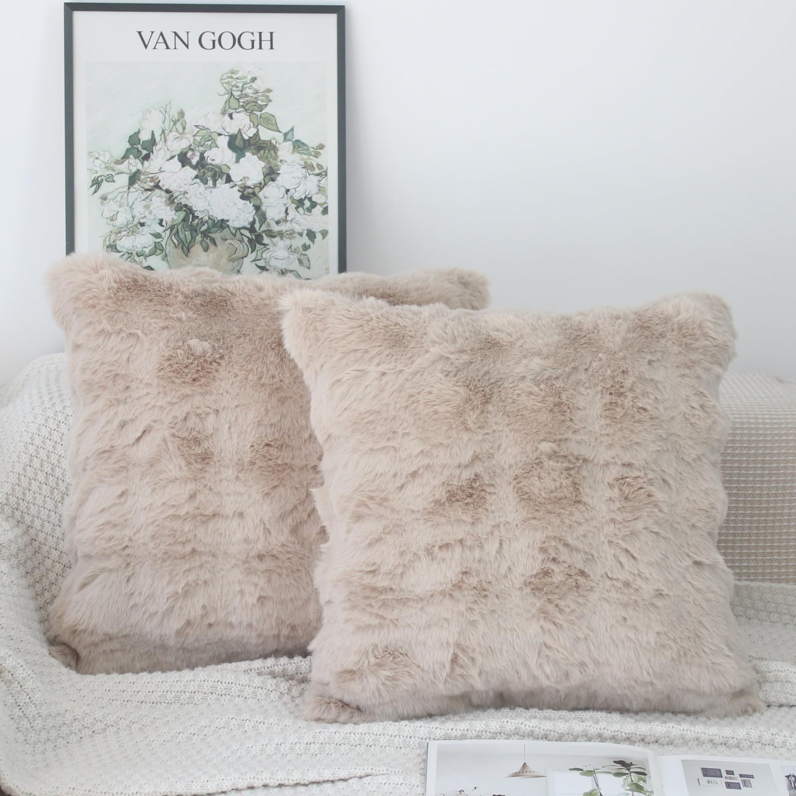 NIULAA Juego de 2 fundas de cojín beige de 45 x 45 pulgadas de piel sintética suave y esponjosa, almohadas decorativas de lujo de 18 x 18 pulgadas, fundas modernas de estilo marroquí para dormitorio,