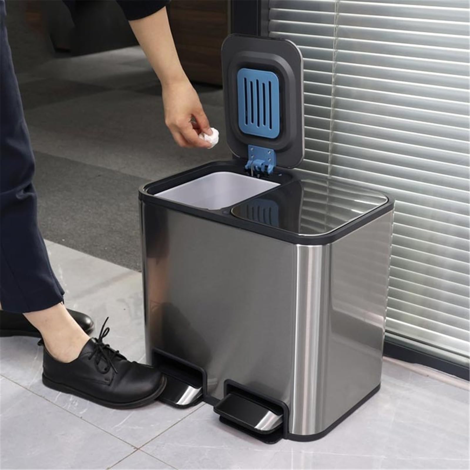 Domowy kosz Prostokątny, dwukomorowy kosz na śmieci do recyklingu Kitchen Step z pokrywą zamykaną zatrzask, ze stali nierdzewnej Kosz na śmieci(Biały)