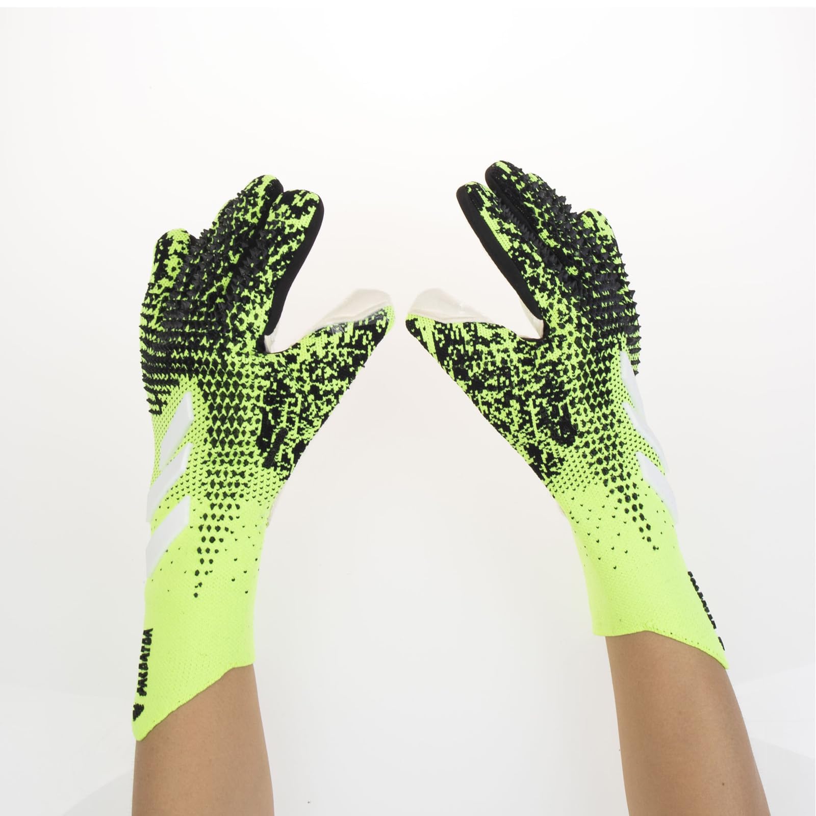 Gants gardien de football antidérapants pour éviter de relâcher le ballon