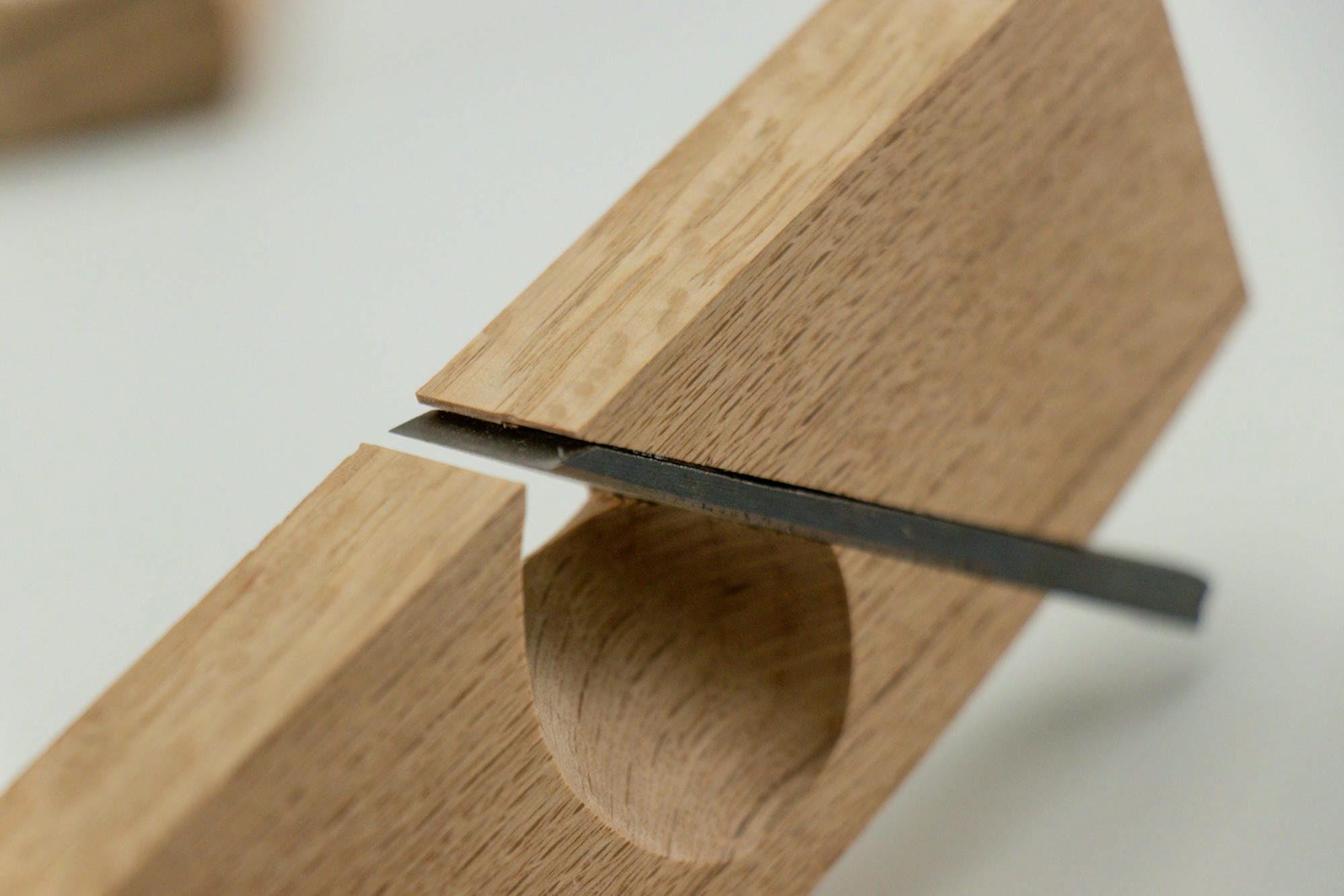 Wazakura, Rabot Japonais Kushigata Sakuri Kanna 15 mm | Fabrication Artisanale à Tsubame-Sanjo | Lame en Acier Haut Carbone | Outil de Menuiserie de Précision | Corps en Bois Japonais | Manuel