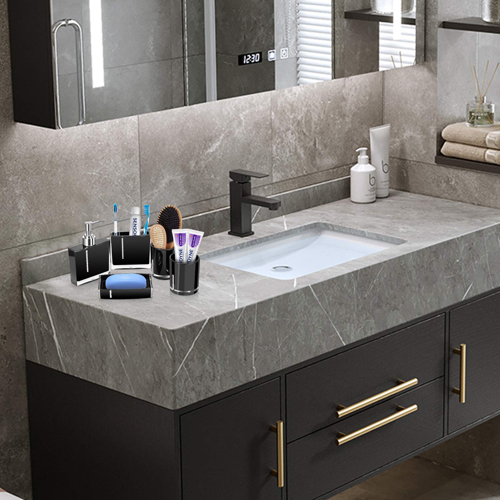 Cocoarm Ensemble d'Accessoires de Salle de Bain, 5 Pièces en Résine, Noir, Comprend Bouteilles de Lotion, Porte-Brosse à Dents, Tasse à Dents, Porte-Savon