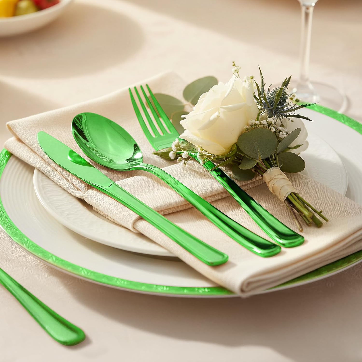 306 Count Heavy Duty Plastic Silverware - 102 Forks, 102 Knives, 102 Spoons Green Disposable Plastic Utensils Set Plastic Flatware Bulk Cutlery Sets for Holiday Party Dinner Wedding Gathering