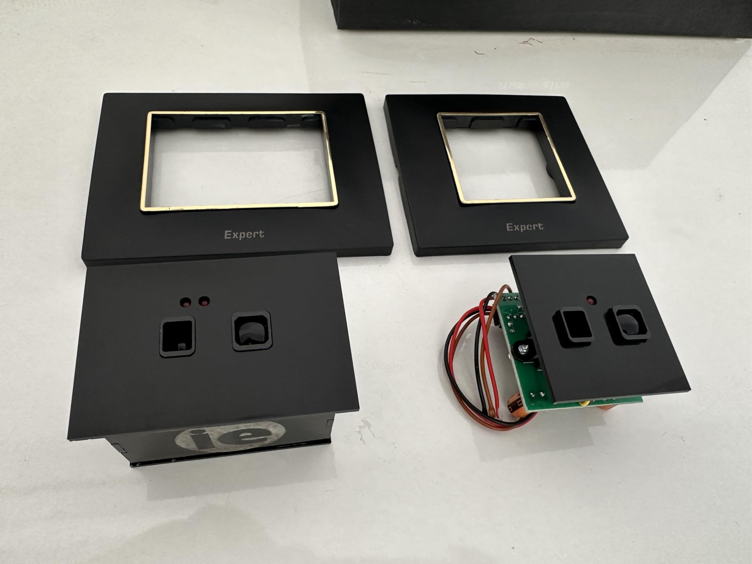 Generic Pixel Stair Controller - RGB & Warm White Compatible - Black - Single - Controller - Wall Plate-picture-19