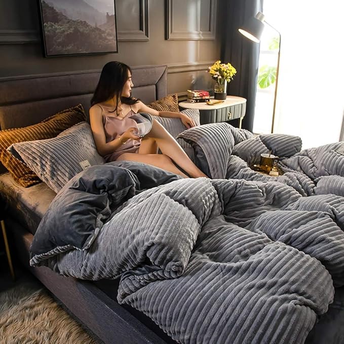 CLOTHKNOW Winter Thick Duvet Cover Plush Warm Fluffy Duvet Cover with Corner Ties Hidden Zipper Thick Duvet (King, Grey)