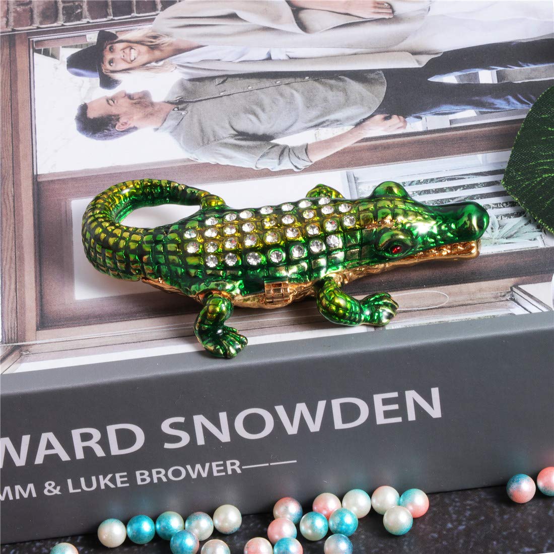 Amazon｜Waltz&Fワニ ジュエリーボックス クリスタル動物アクセサリー