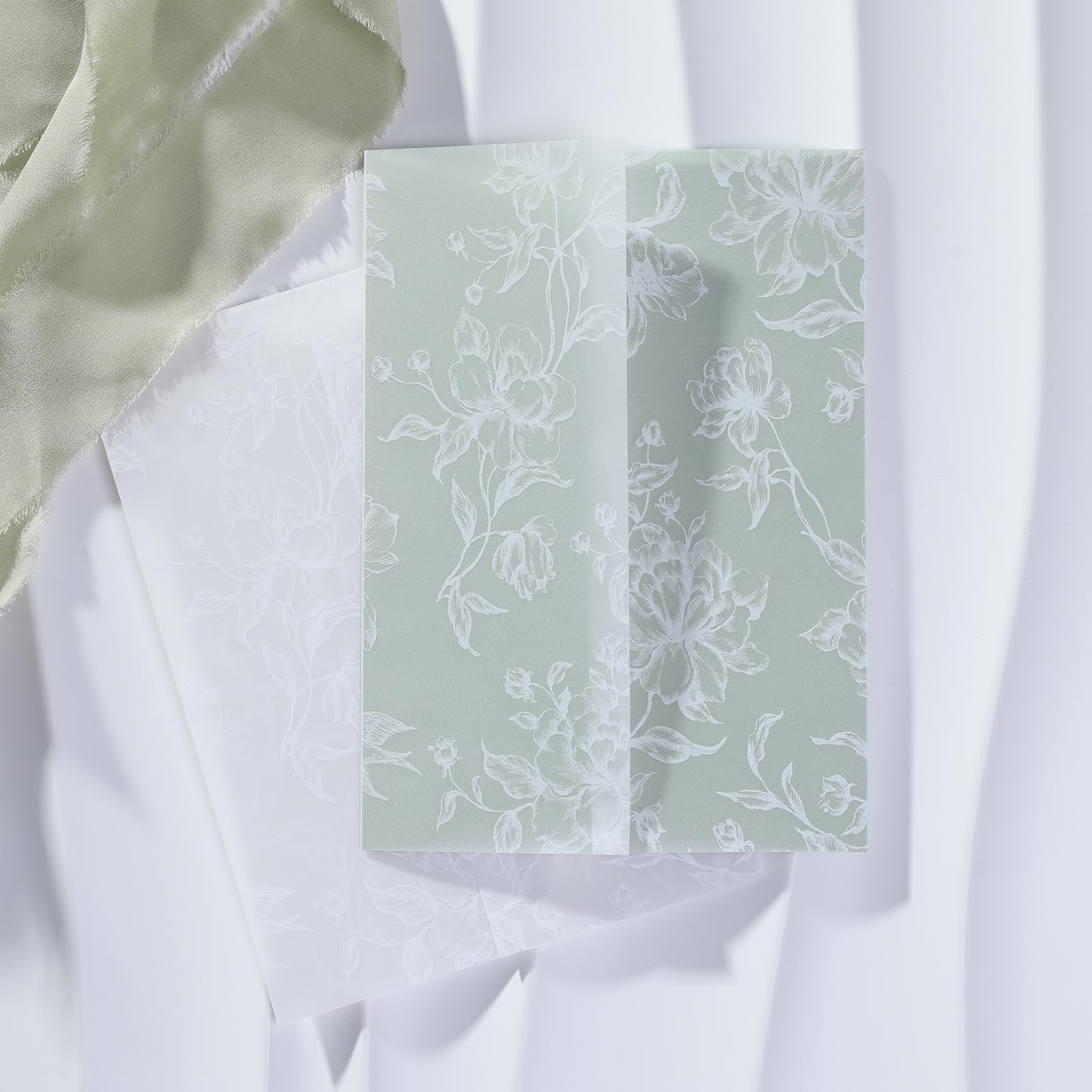 UNIQOOO Paquete de 50 elegantes chaquetas de vitela blancas para invitaciones de 5 x 7, papel vitela preplegado de 115 g/m², para invitaciones de boda, bodas y eventos temáticos blancos