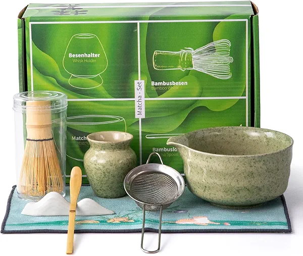 QDDTRAHCCLJZ matcha whisk set,matcha set, including matcha bowl, matcha whisk and stand, sieve, spoon, cloth mat, gift for matcha lovers (Green)
