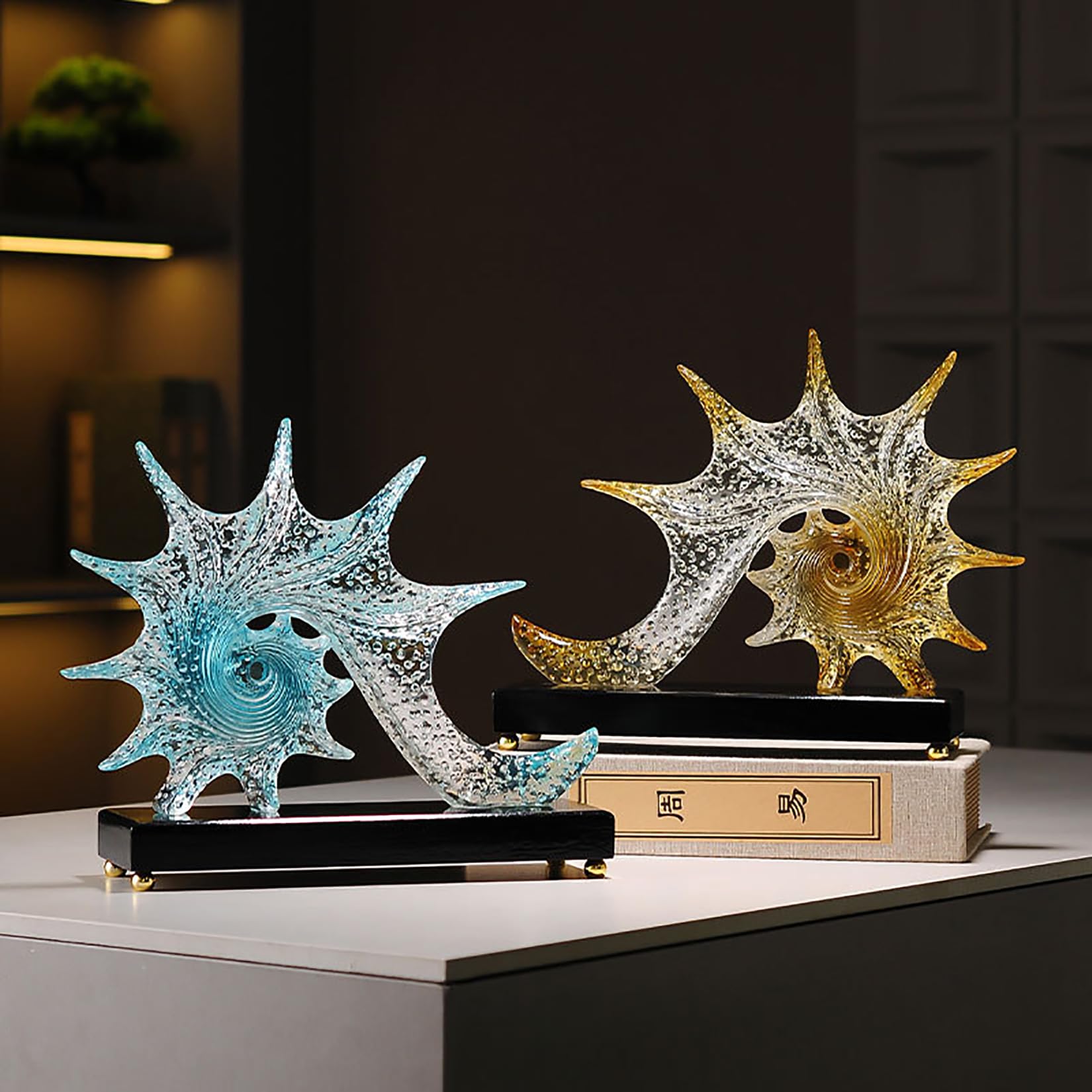 YUDIZWS Kristall Muschel Harz Skulptur Deko, Moderne Abstrakte Schreibtisch Ornamente Kunst Statue Geschenk Mittelstück für Wohnzimmer,Blau