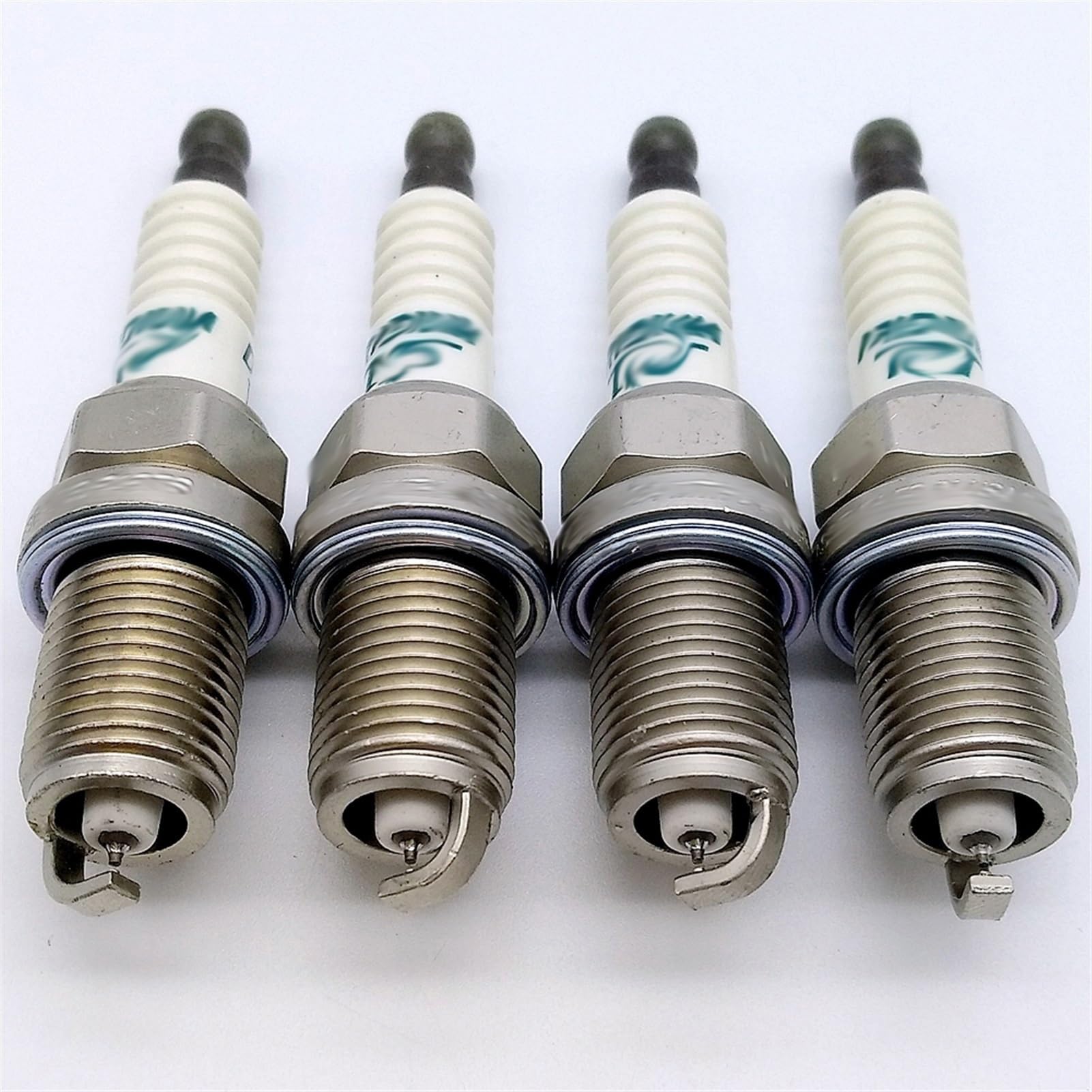 4 Pezzi Ik20tt Candele di accensione per Auto Iridium TT Power Candela di accensione per Motore